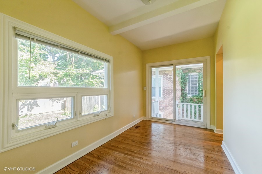 927 Green Bay Road