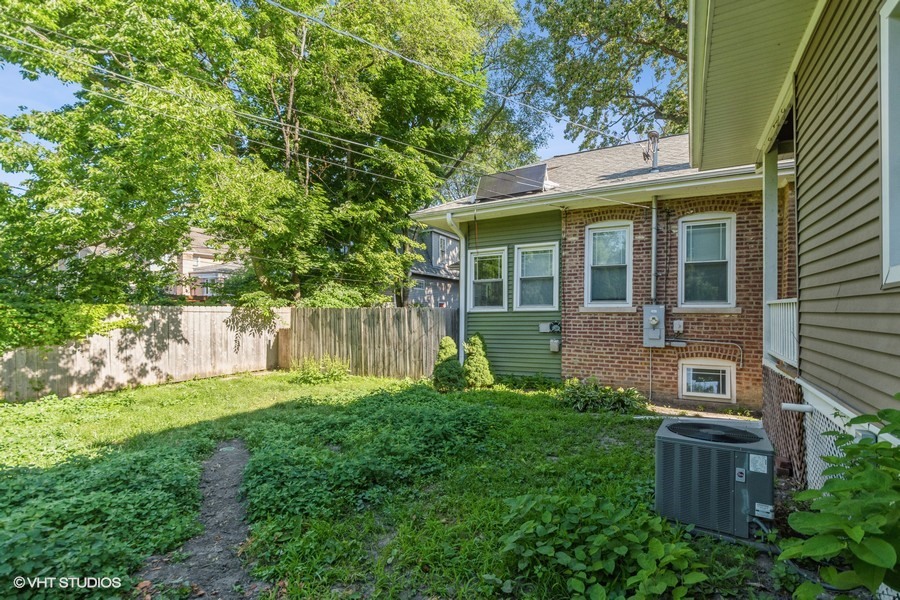 927 Green Bay Road