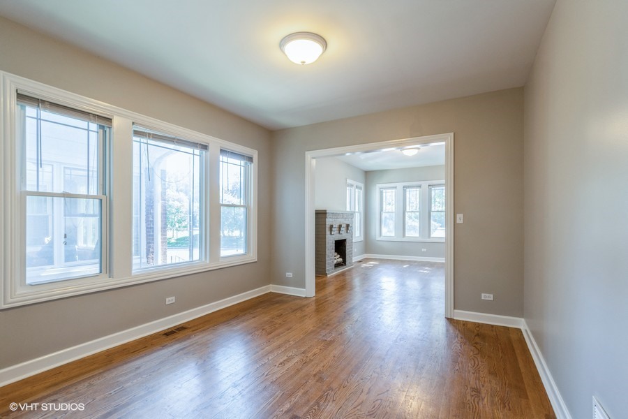 927 Green Bay Road