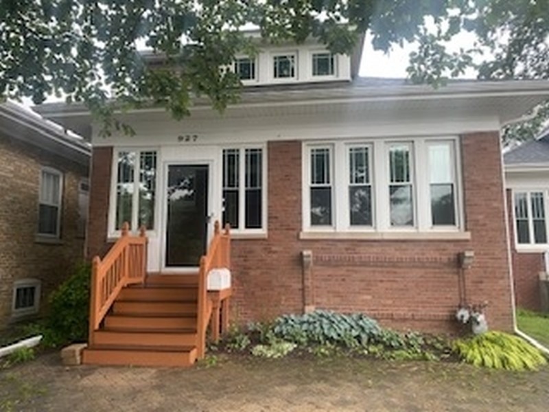 927 Green Bay Road