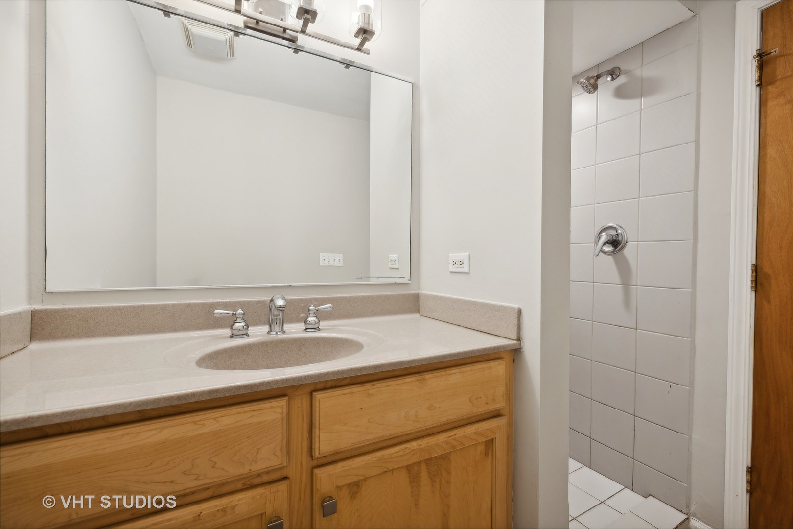 120 Chicago Avenue Unit: B