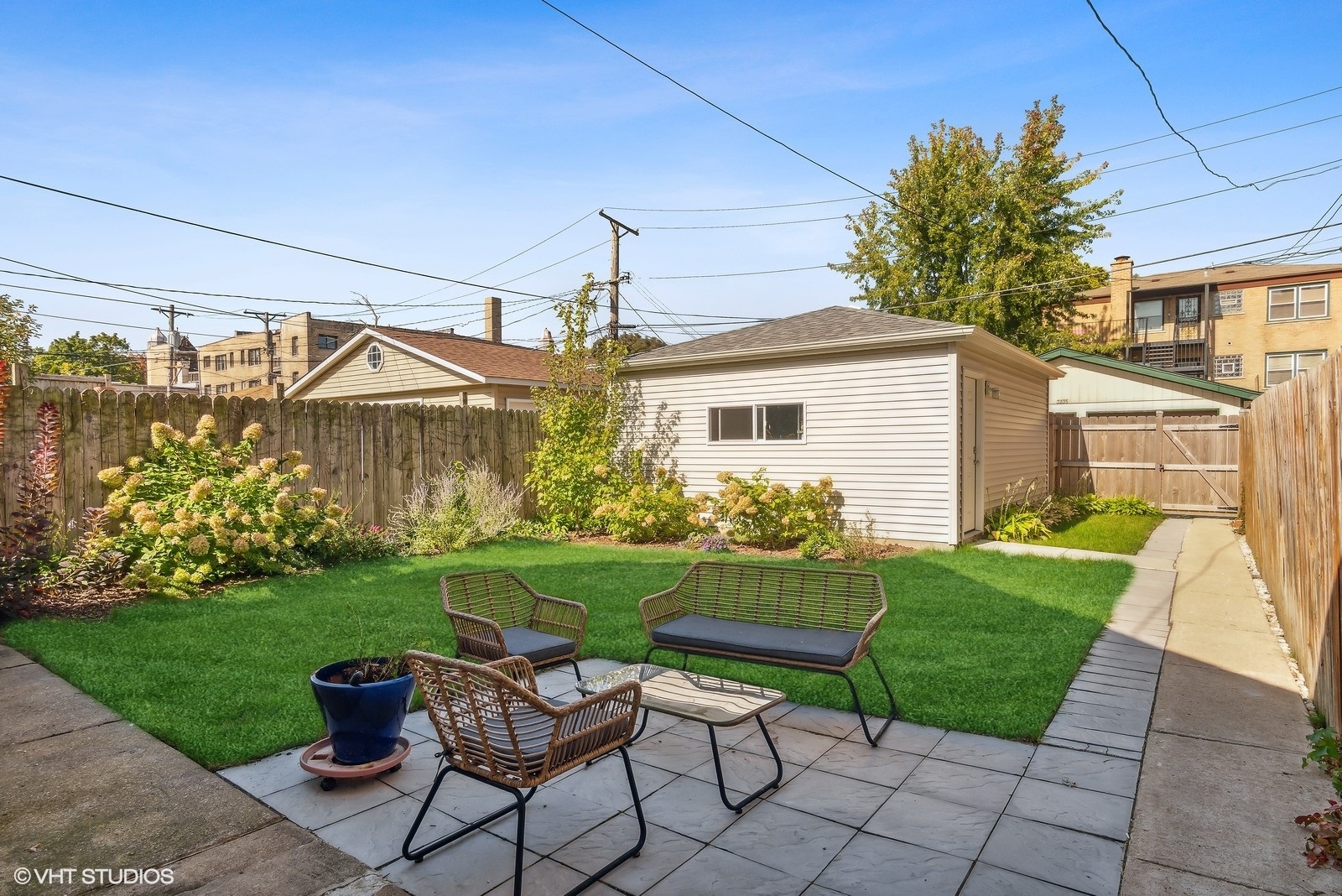 3222 W Olive Avenue