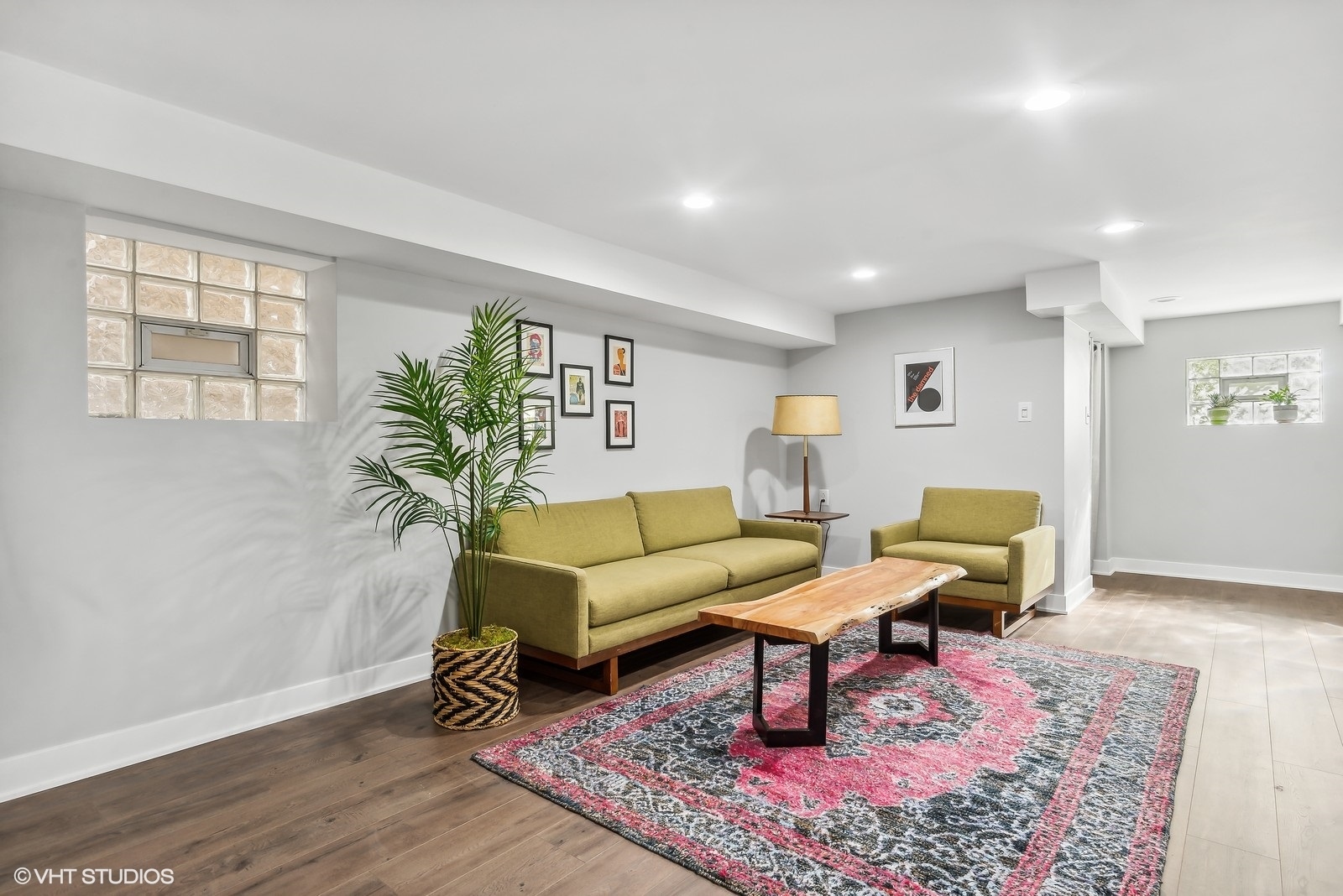 3222 W Olive Avenue