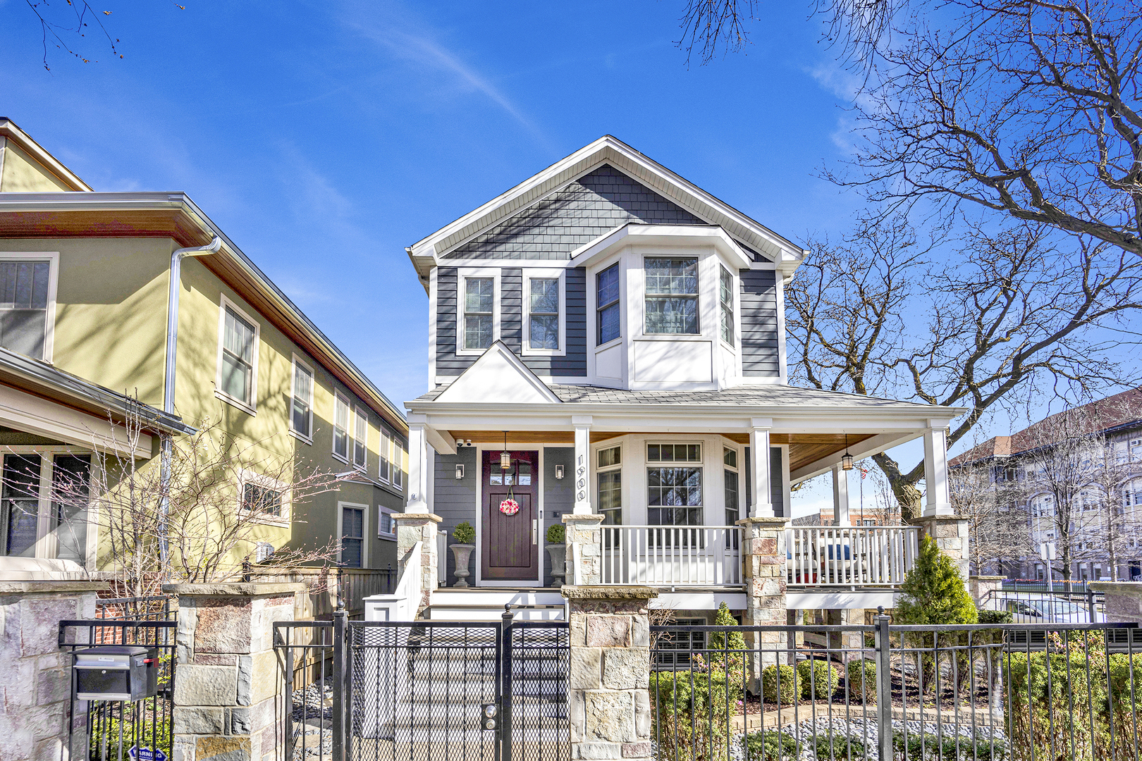 1900 W Fletcher Street