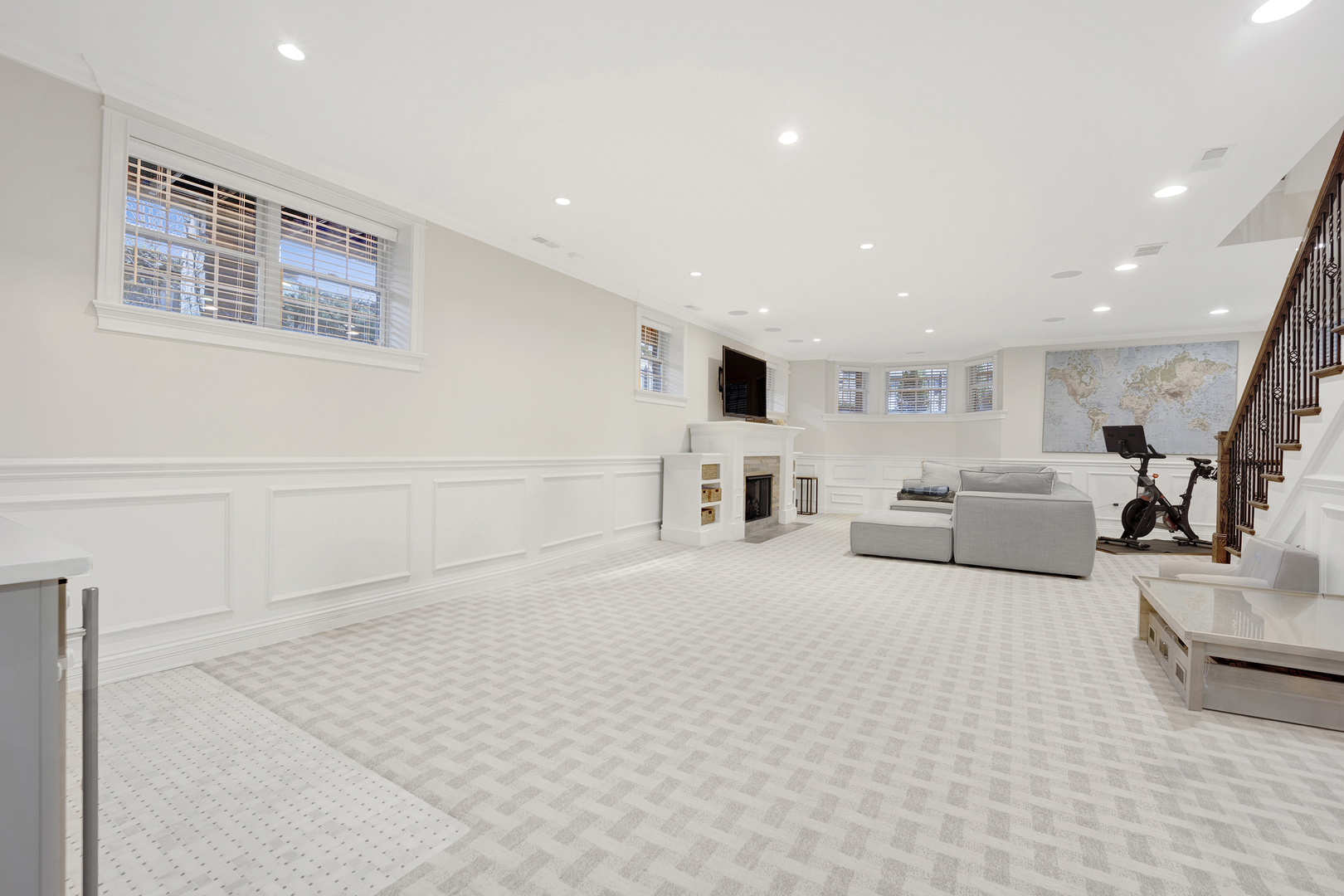 1900 W Fletcher Street