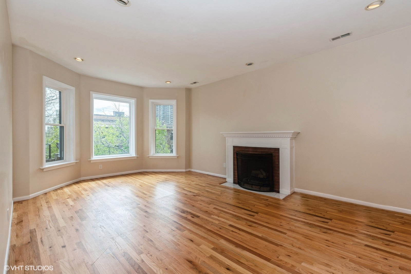 900 W Lakeside Place Unit: 6