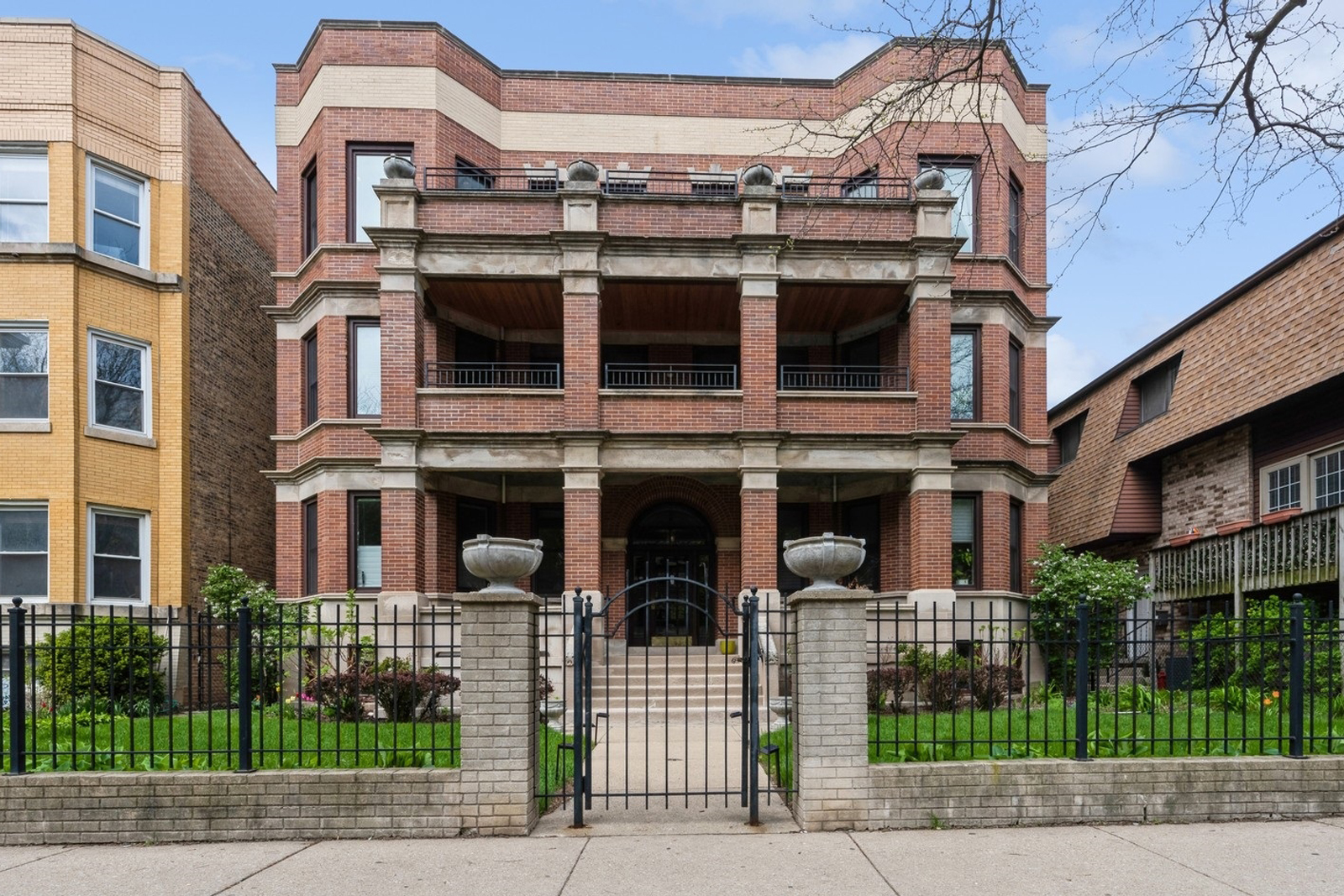 900 W Lakeside Place Unit: 6