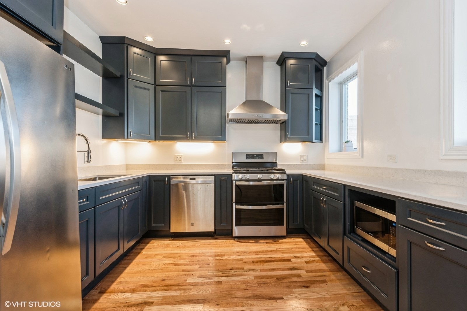 900 W Lakeside Place Unit: 6
