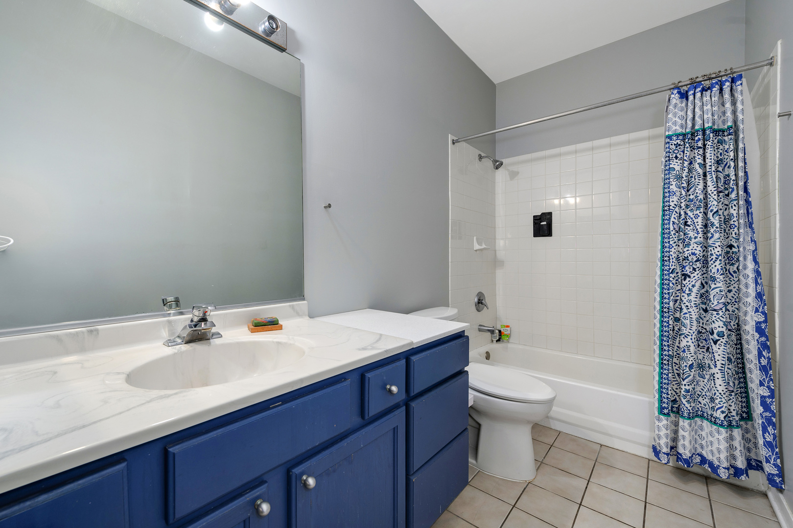 1359 W Fillmore Street Unit: A