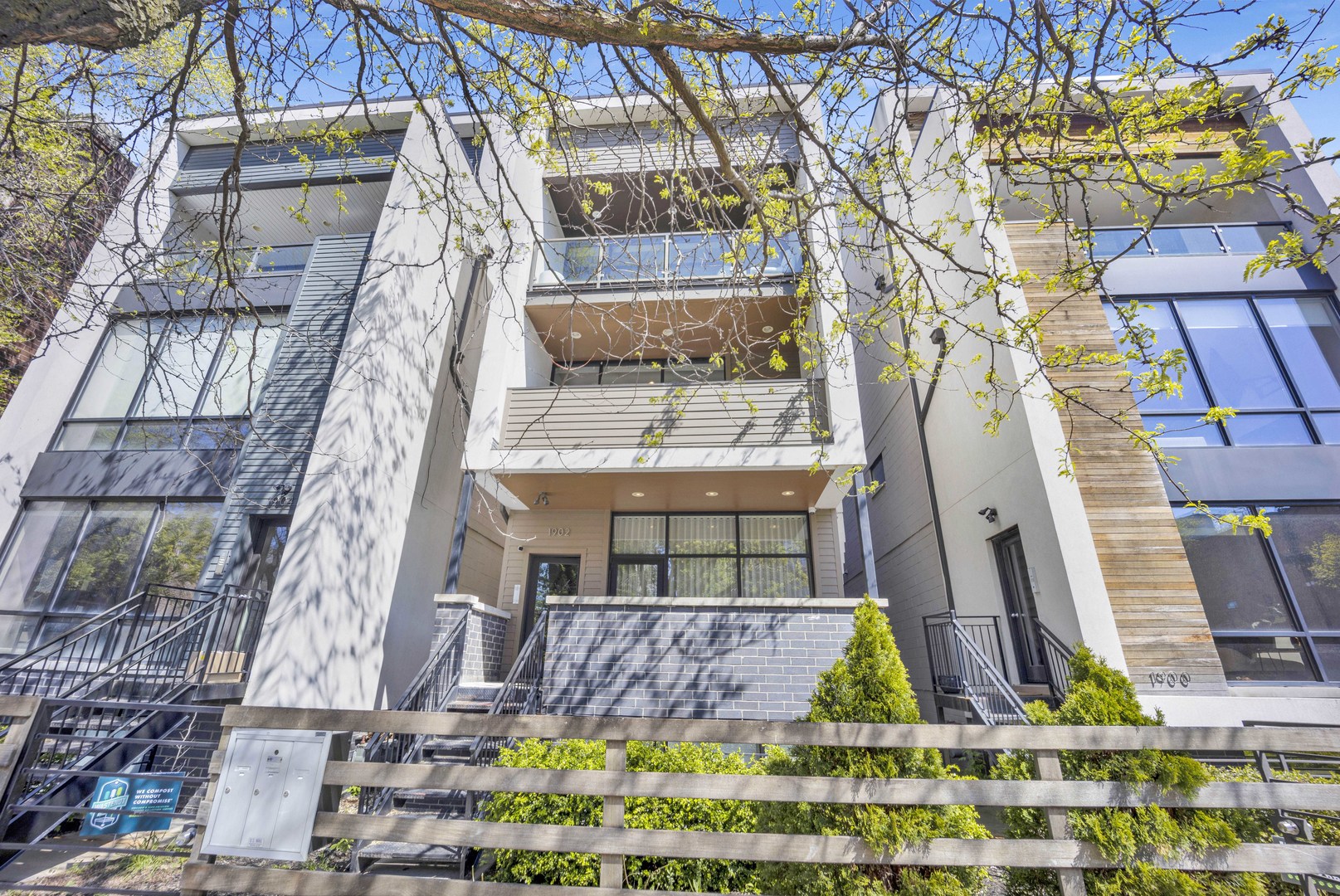 1902 W Armitage Avenue Unit: 2