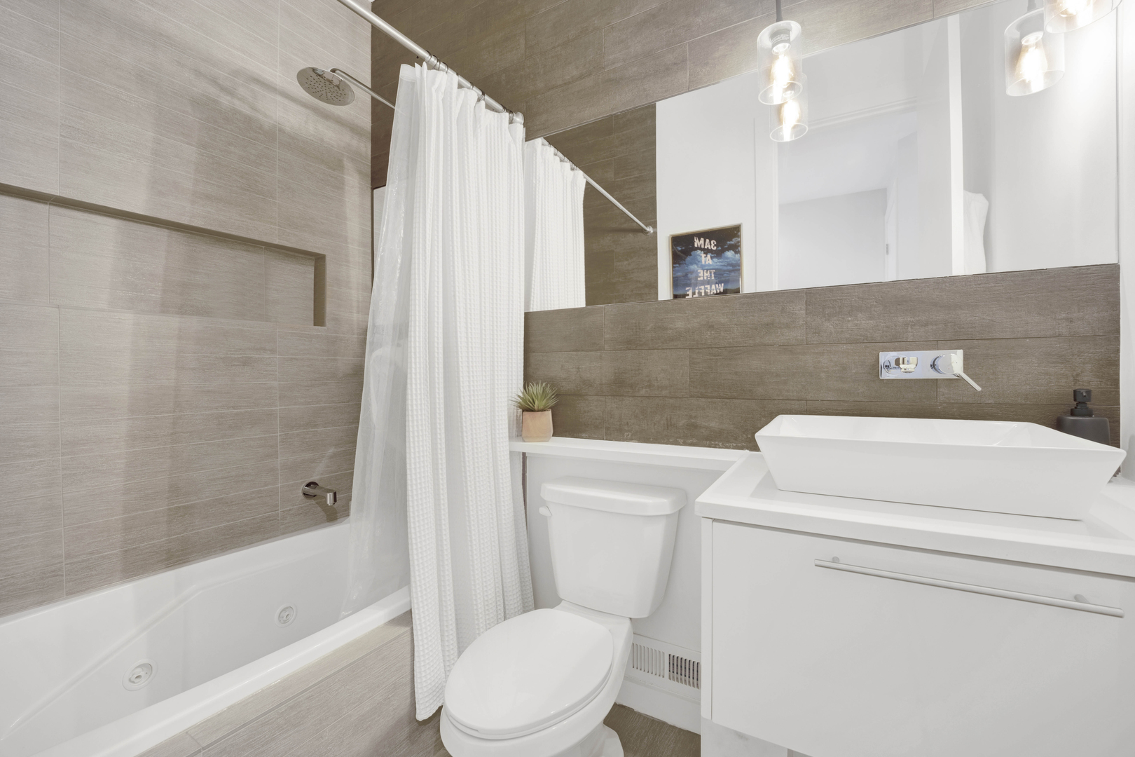 1902 W Armitage Avenue Unit: 2
