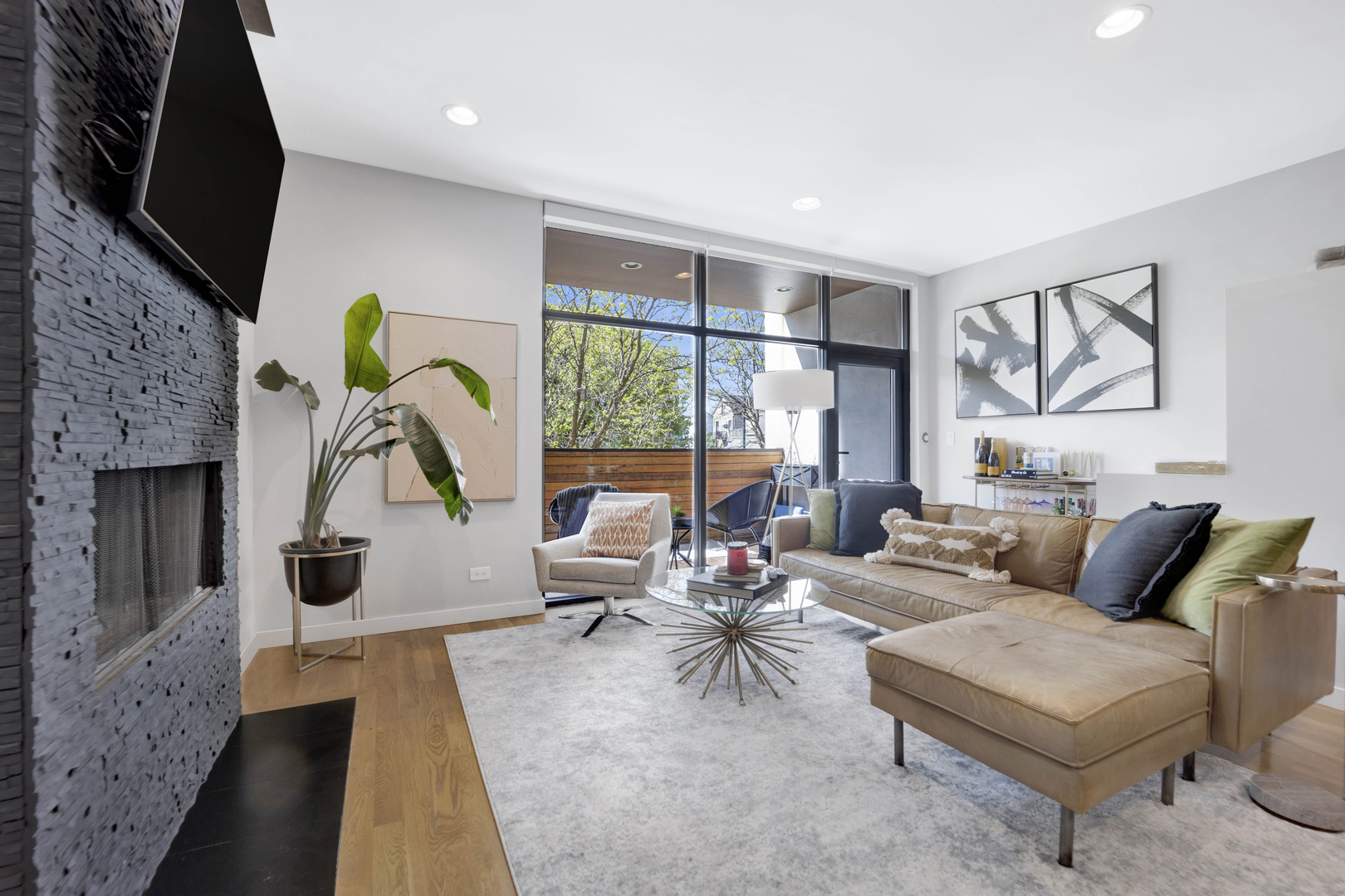1902 W Armitage Avenue Unit: 2