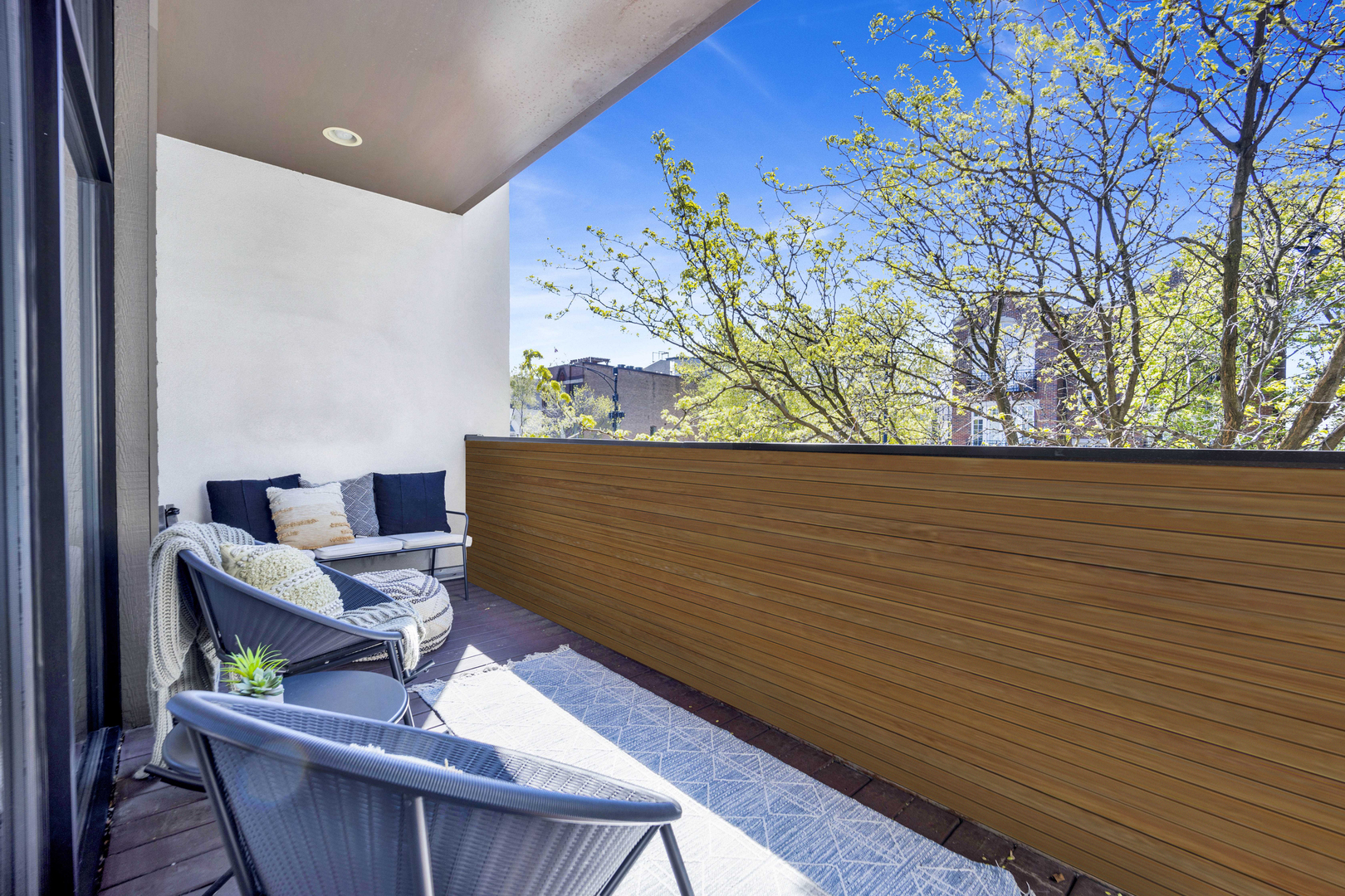 1902 W Armitage Avenue Unit: 2