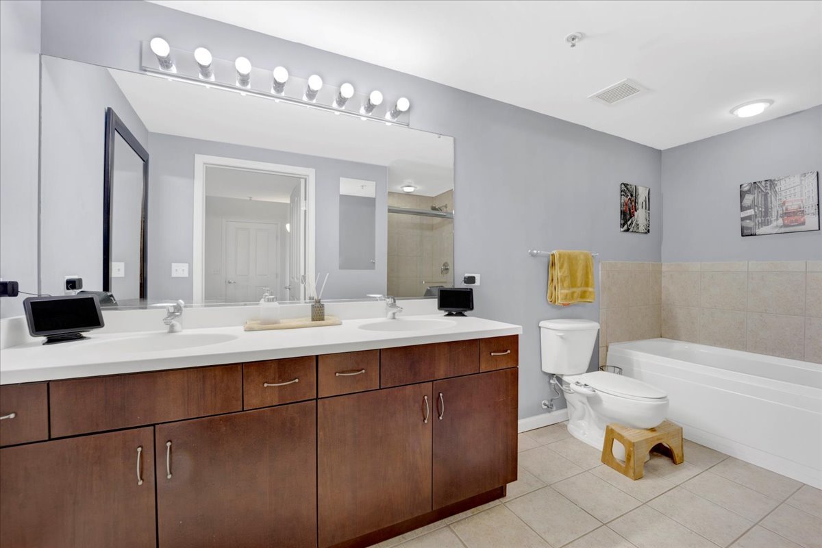4848 N Sheridan Road Unit: 705