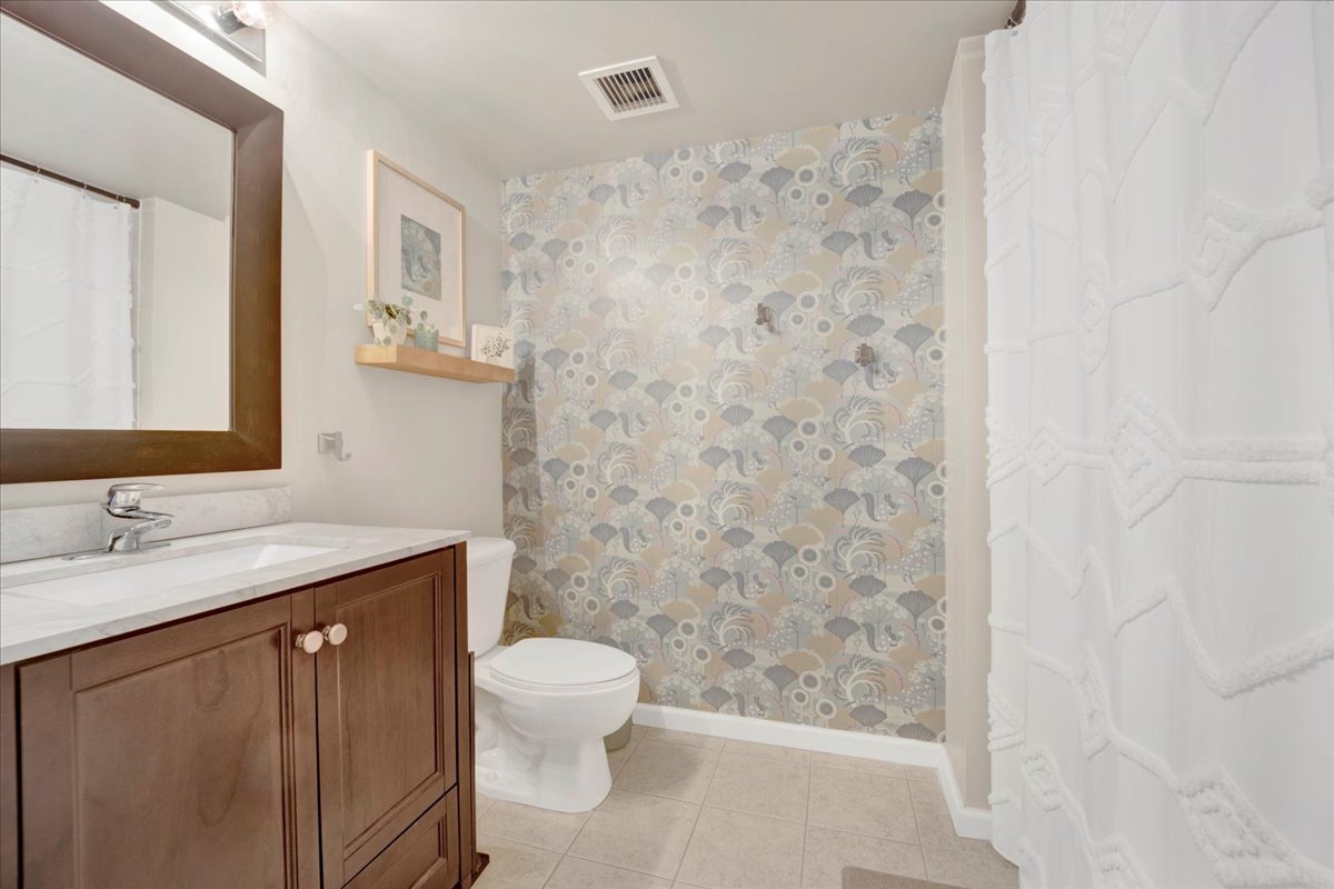 4848 N Sheridan Road Unit: 705