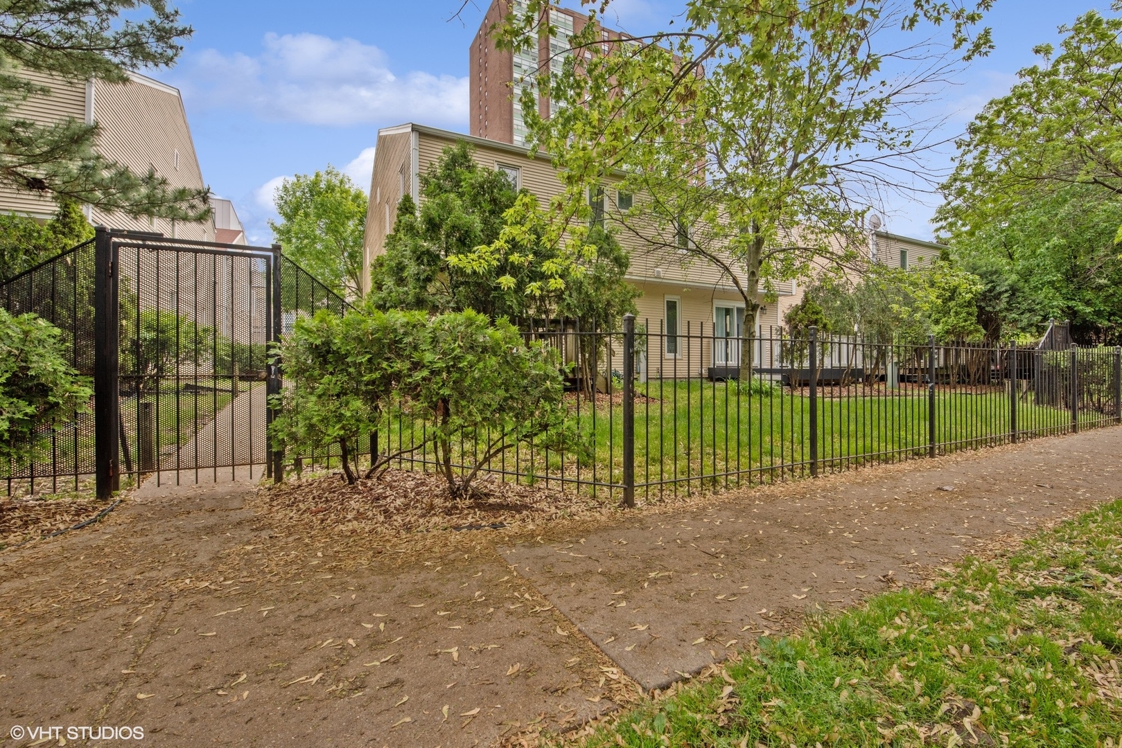 4647 N Kenmore Avenue Unit: B