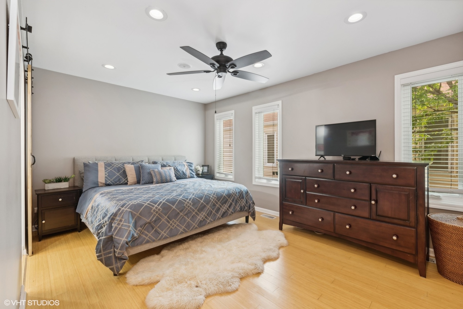 4647 N Kenmore Avenue Unit: B