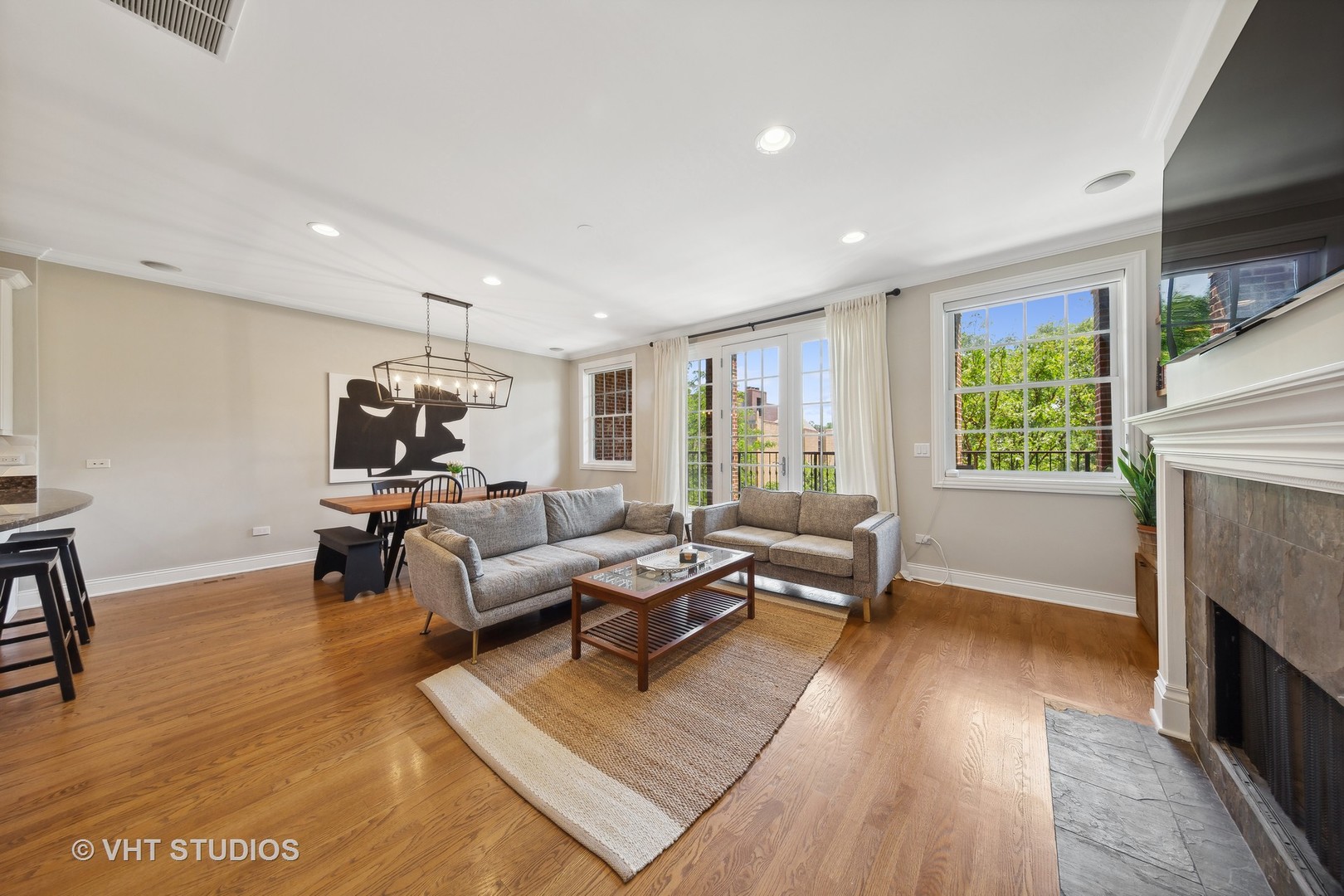 2136 W DIVISION Street Unit: 3