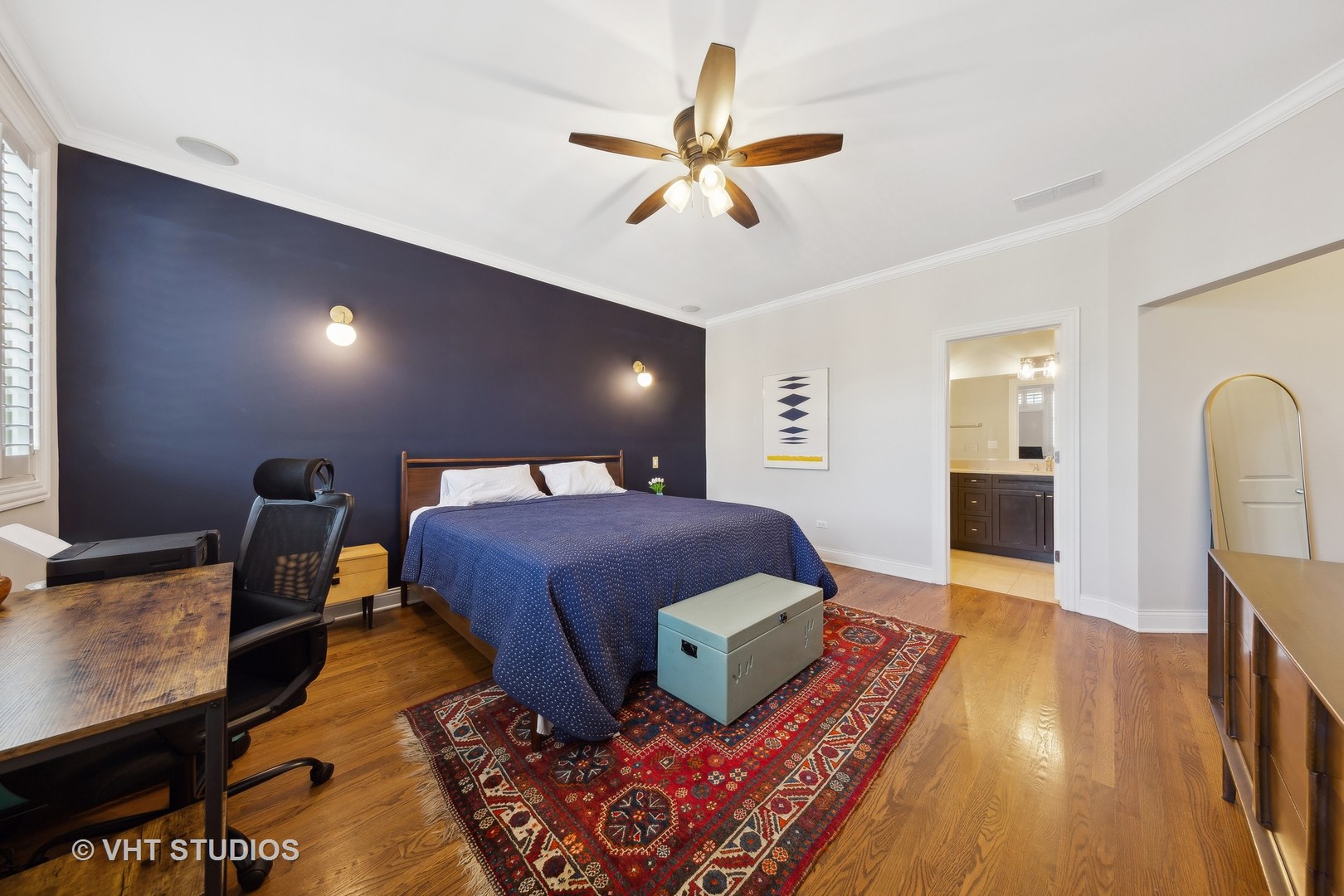 2136 W DIVISION Street Unit: 3