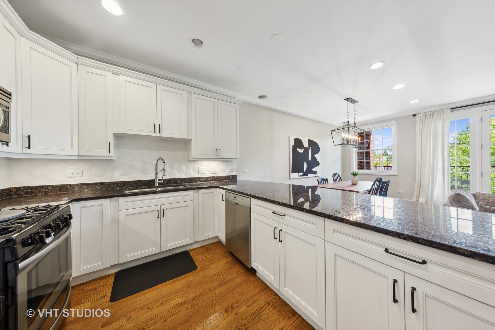 2136 W DIVISION Street Unit: 3