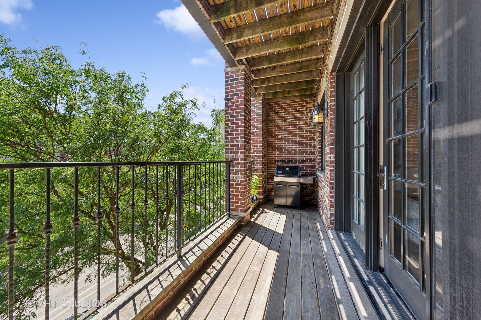 2136 W DIVISION Street Unit: 3