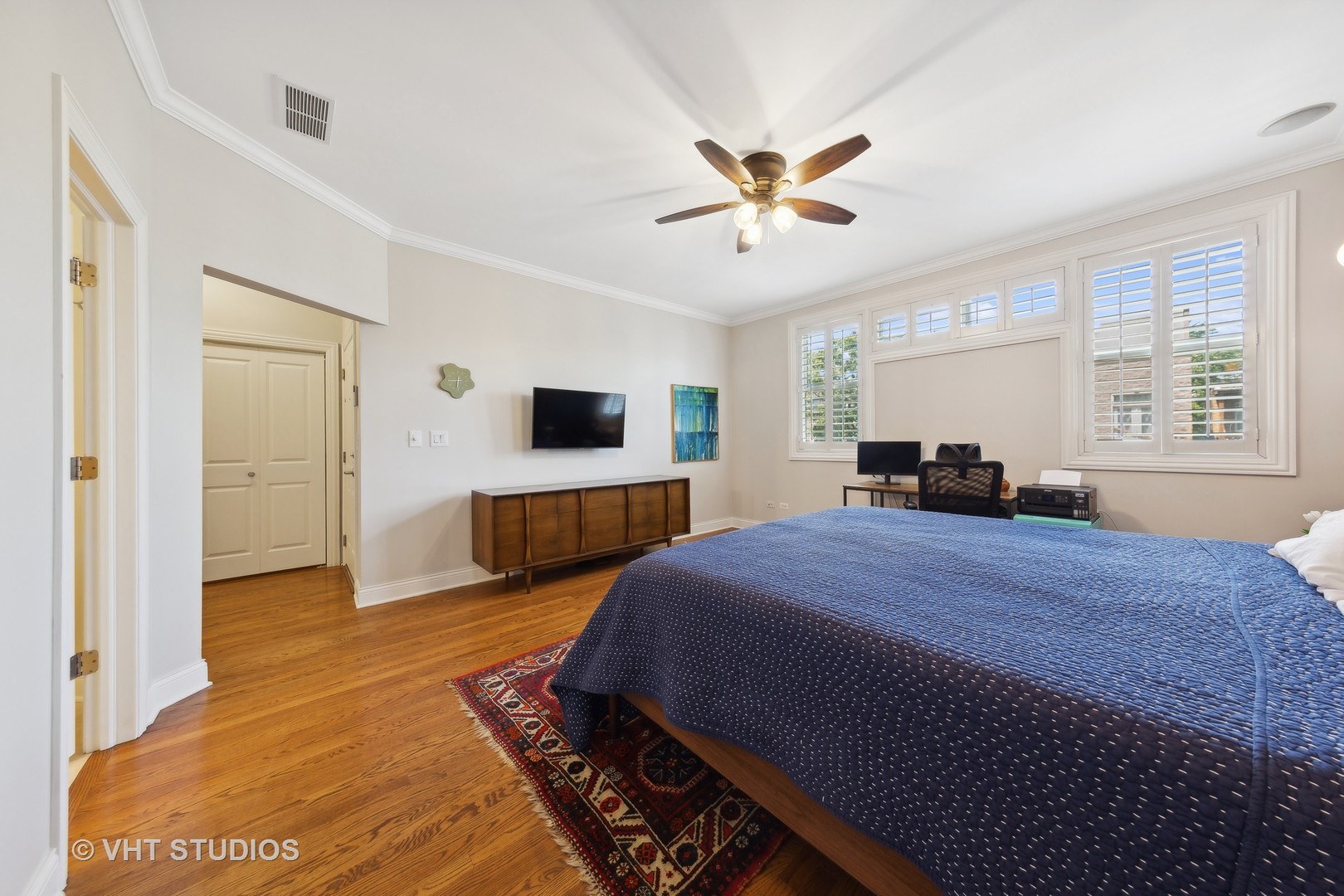 2136 W DIVISION Street Unit: 3