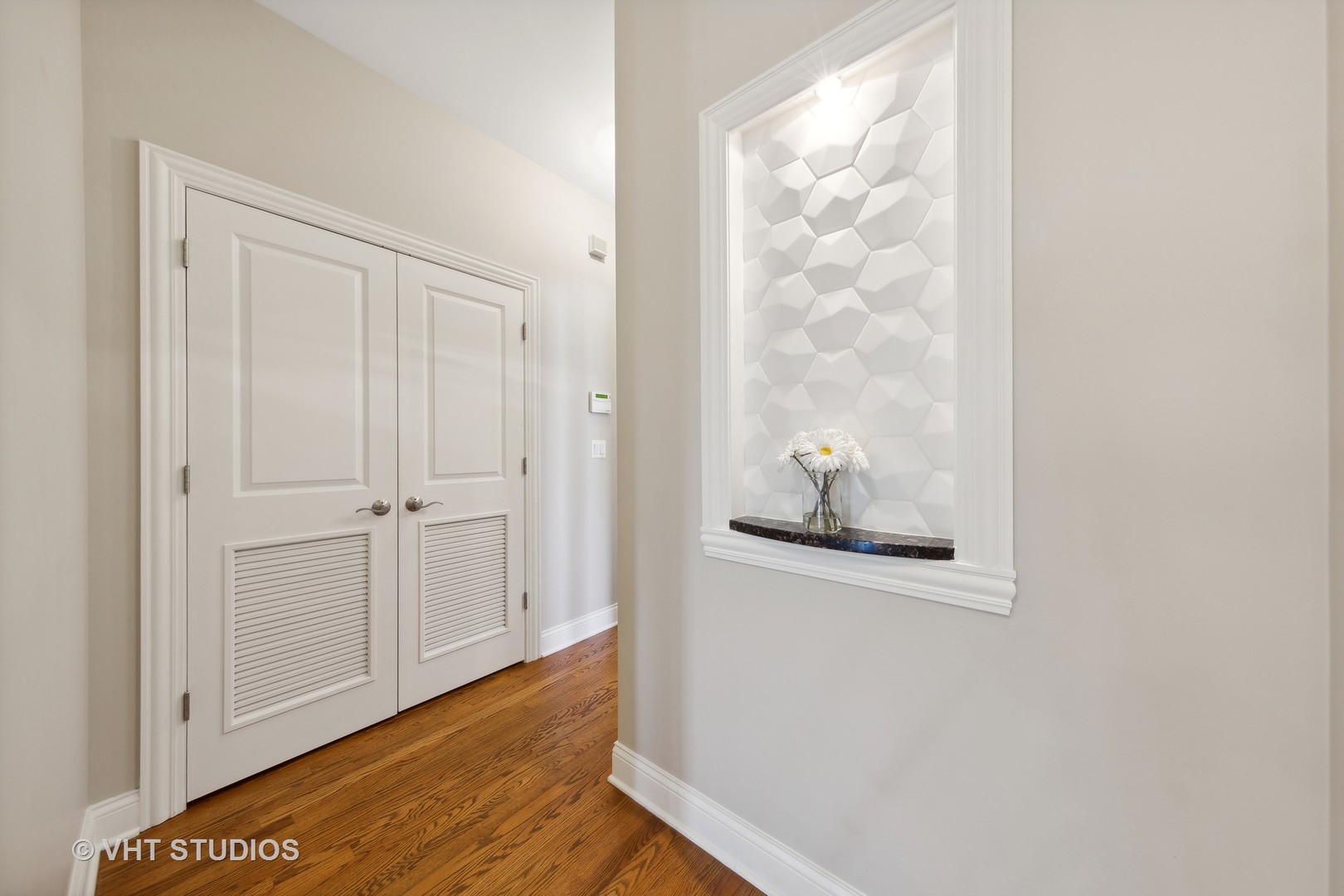 2136 W DIVISION Street Unit: 3
