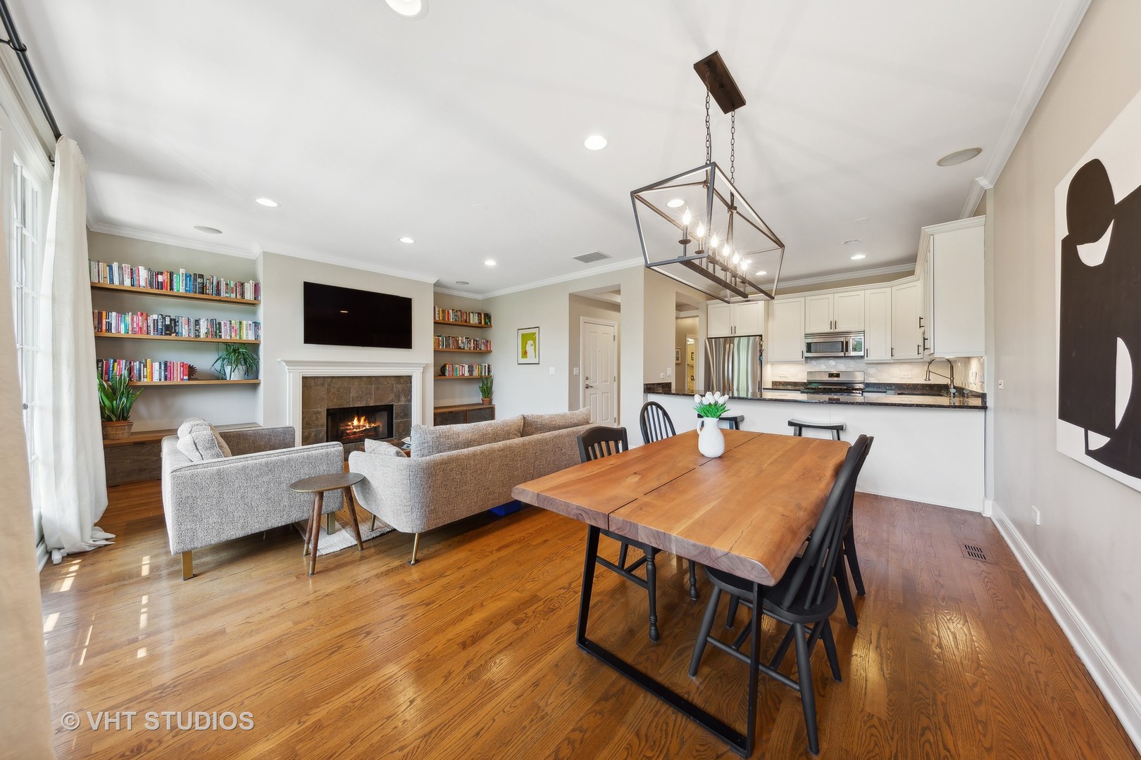 2136 W DIVISION Street Unit: 3