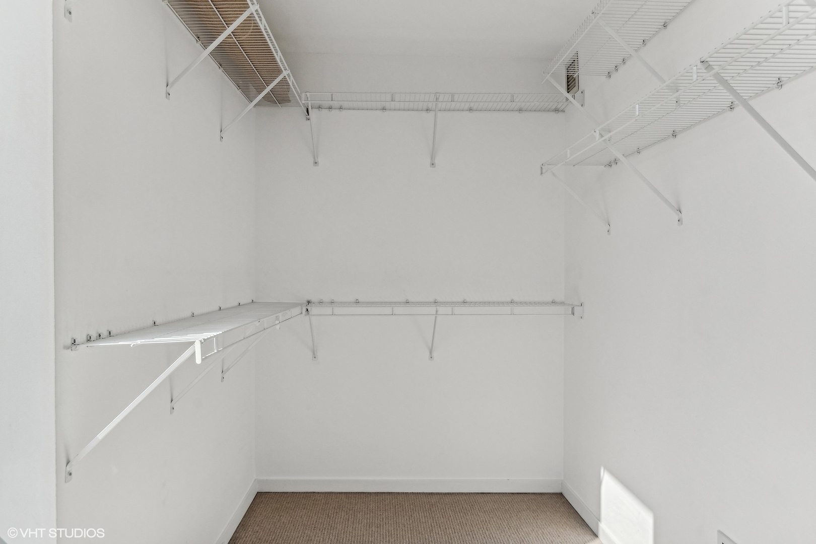 1640 Maple Avenue Unit: 906