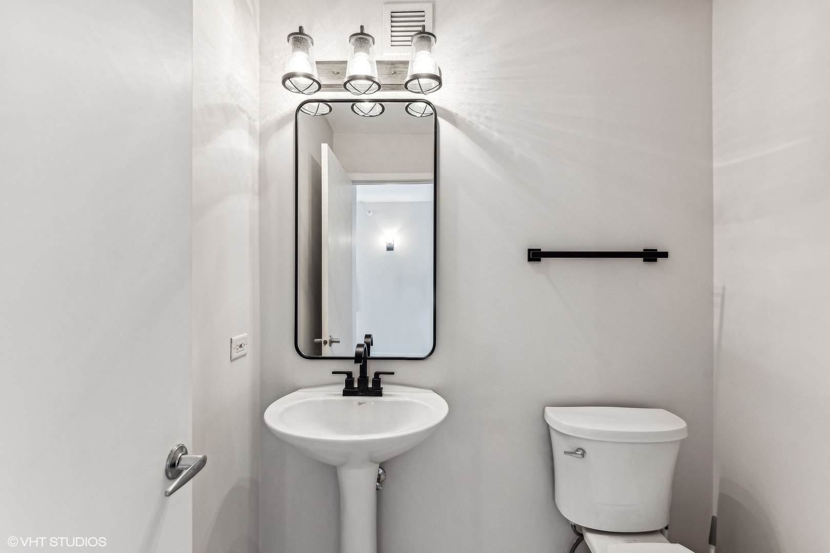 1640 Maple Avenue Unit: 906