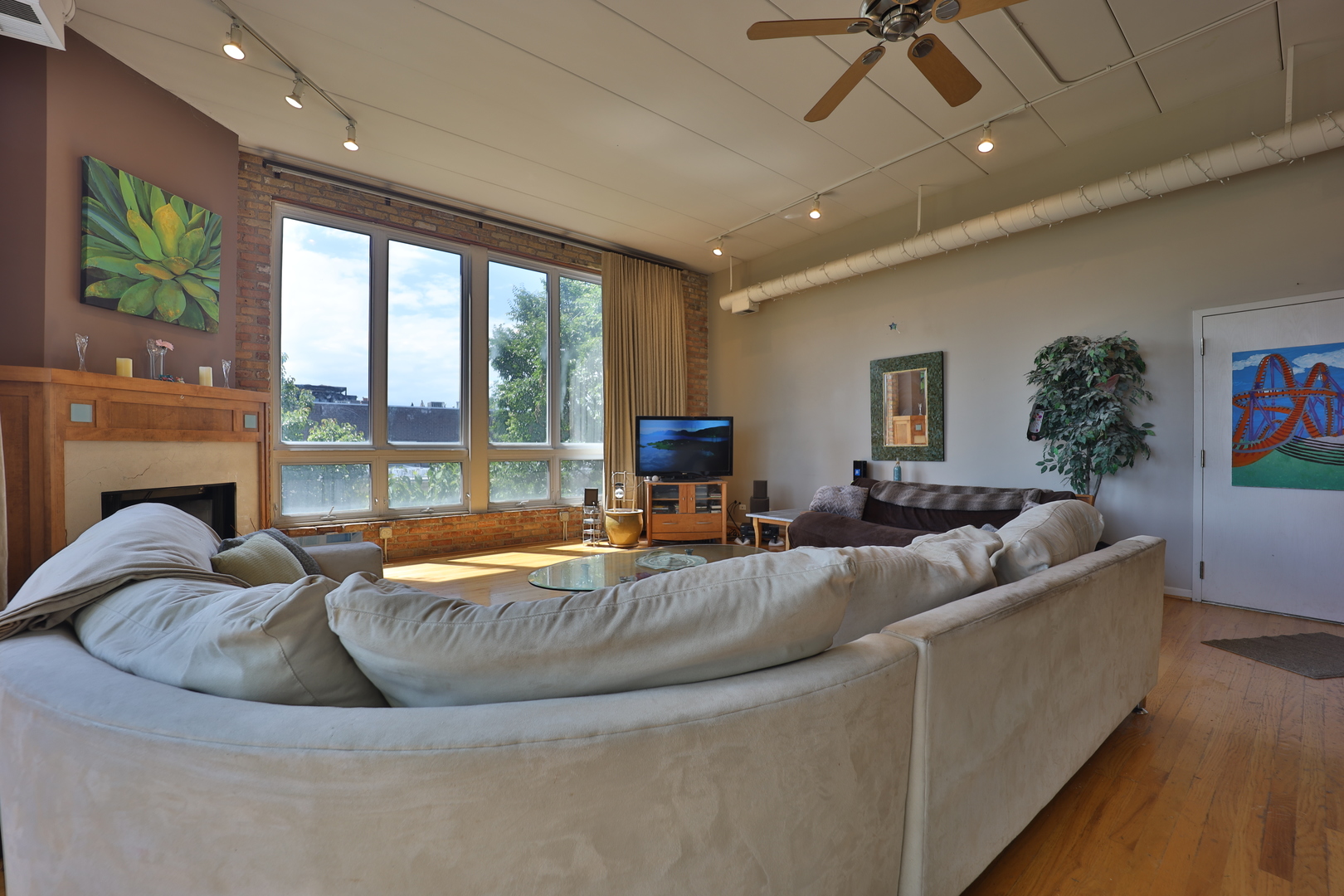 2255 W Roscoe Avenue Unit: 303