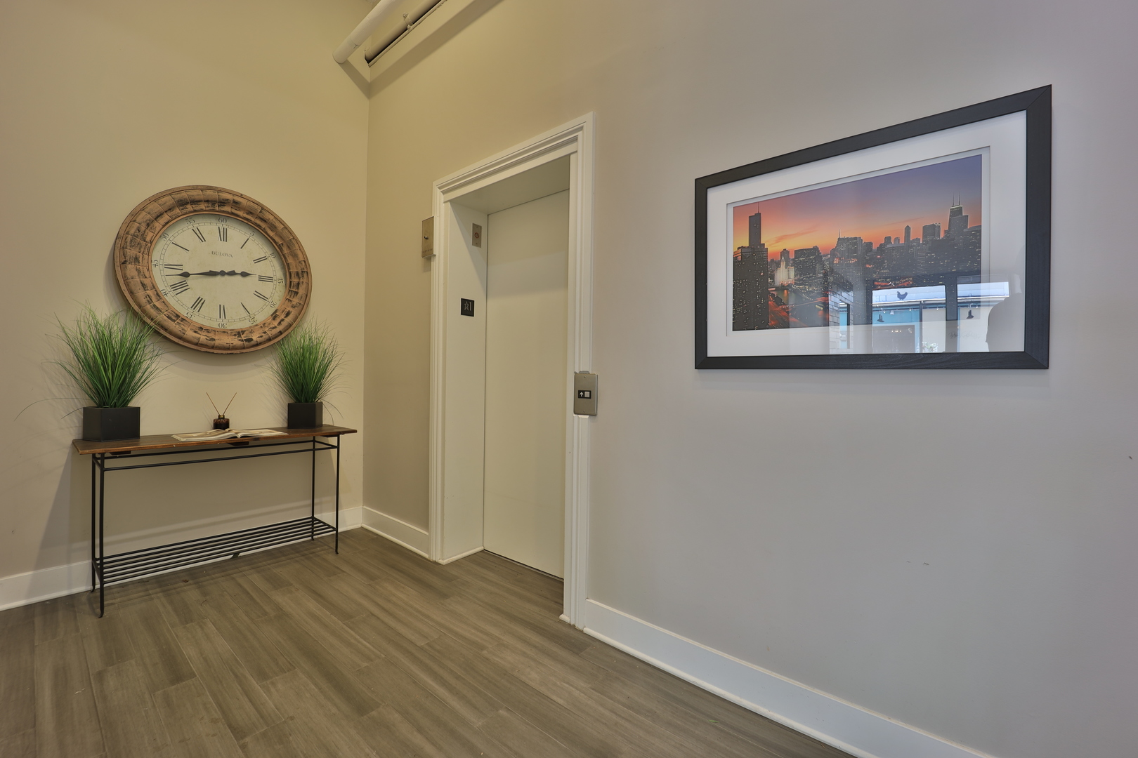 2255 W Roscoe Avenue Unit: 303