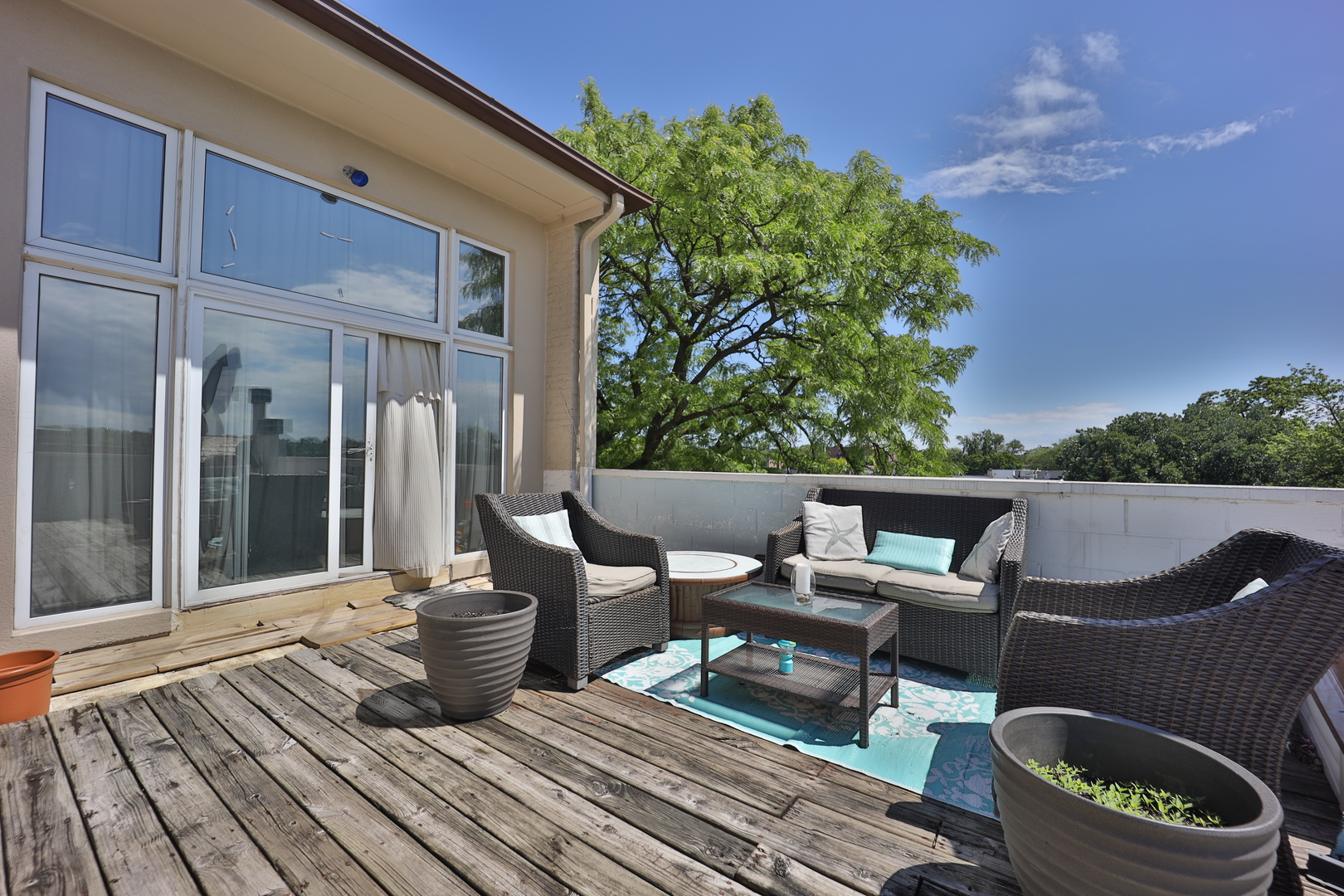 2255 W Roscoe Avenue Unit: 303