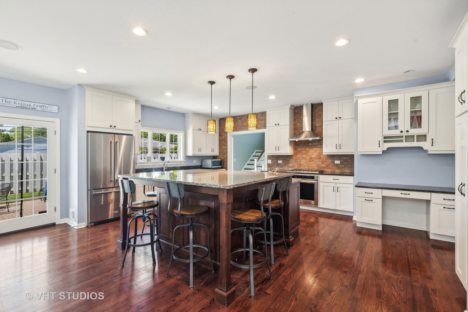 35 Williamsburg Lane