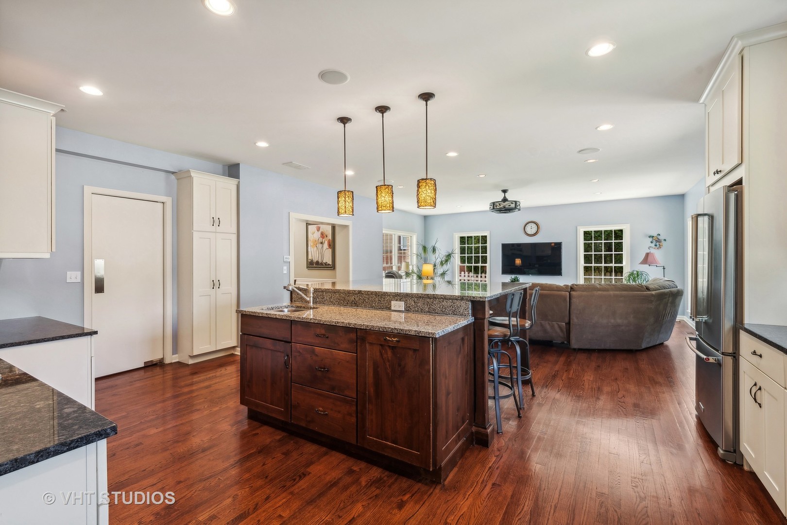 35 Williamsburg Lane
