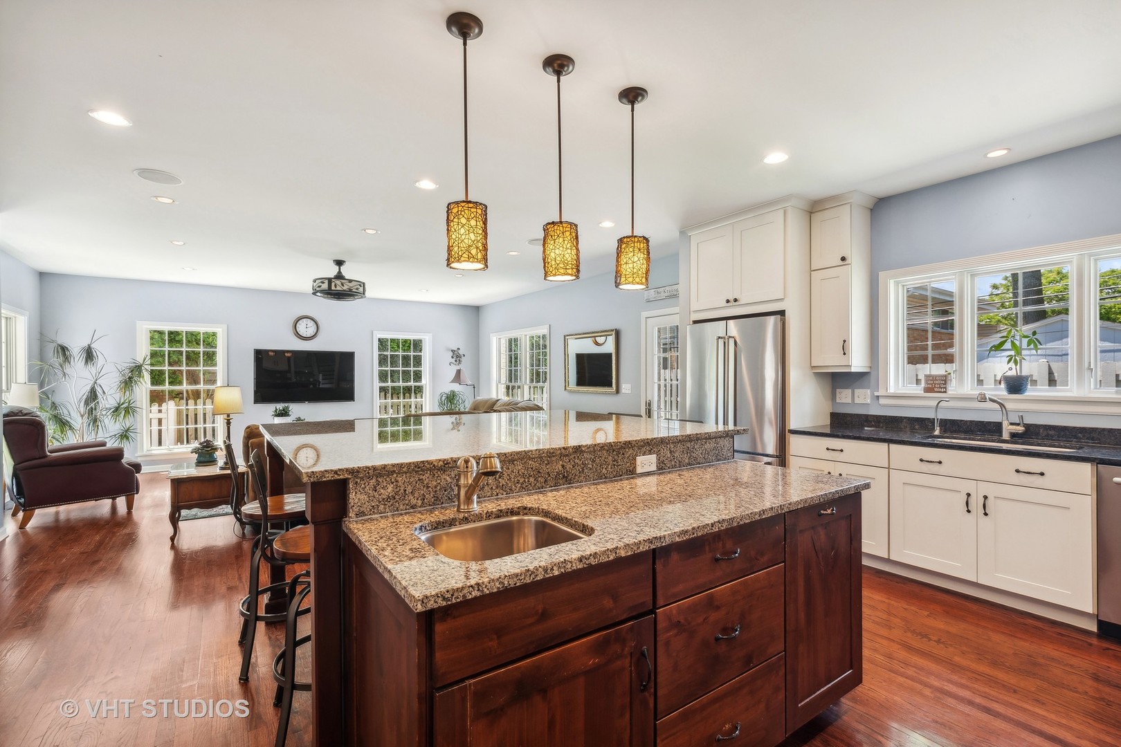 35 Williamsburg Lane