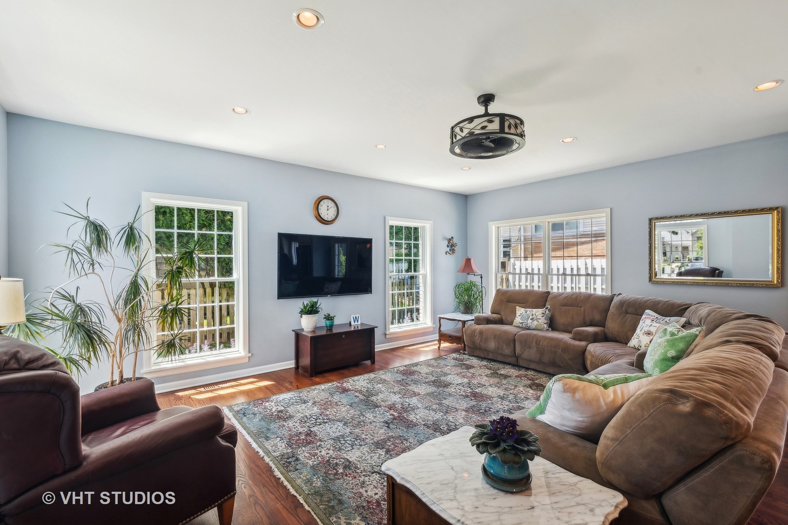 35 Williamsburg Lane