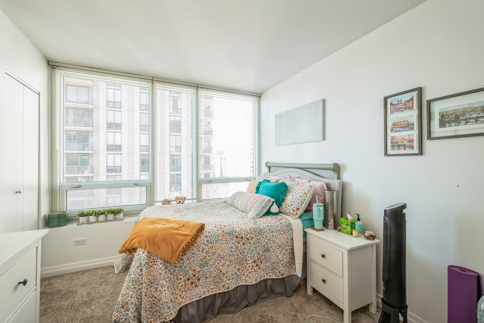 33 W ONTARIO Street Unit: 20I