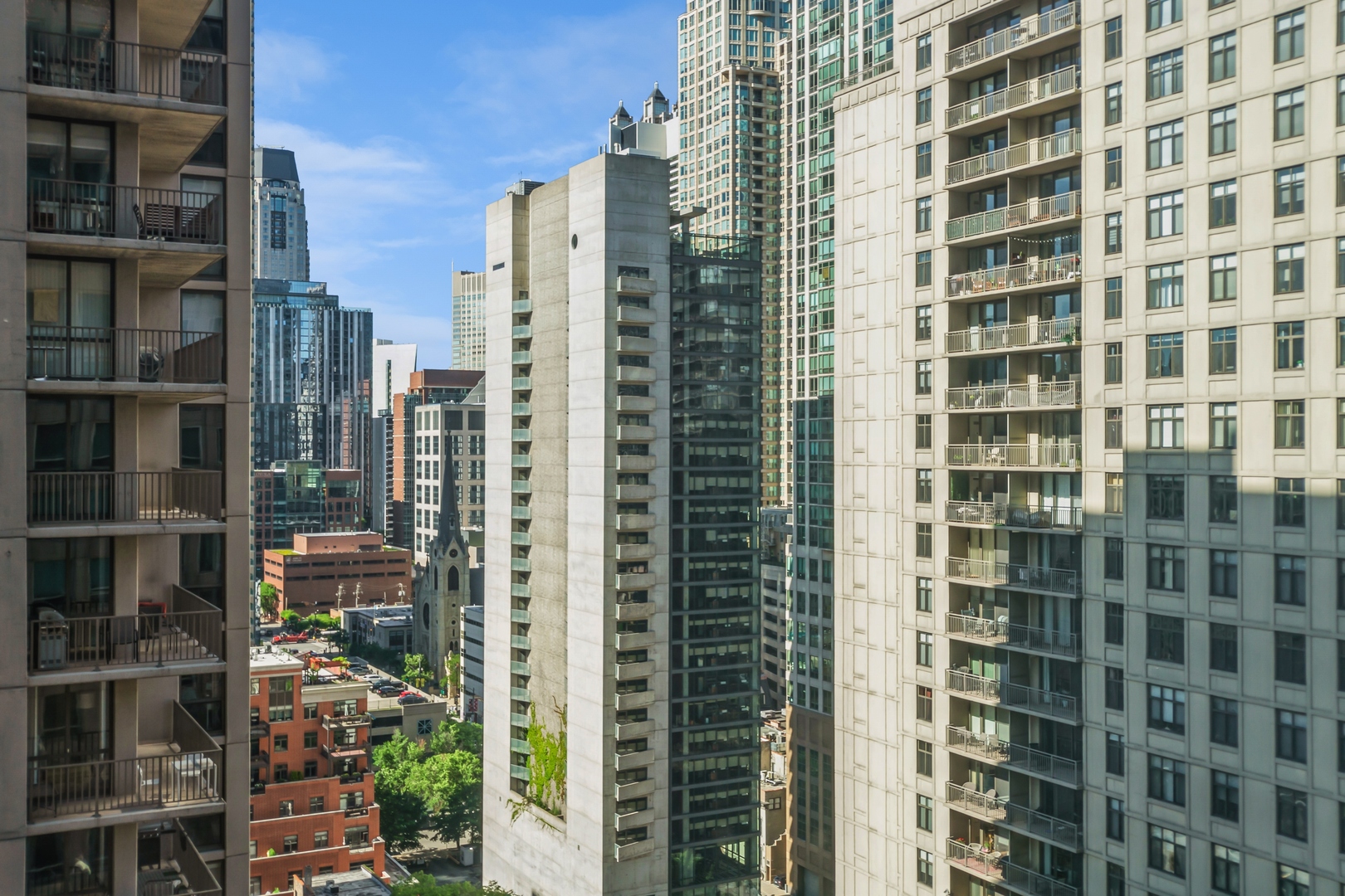 33 W ONTARIO Street Unit: 20I