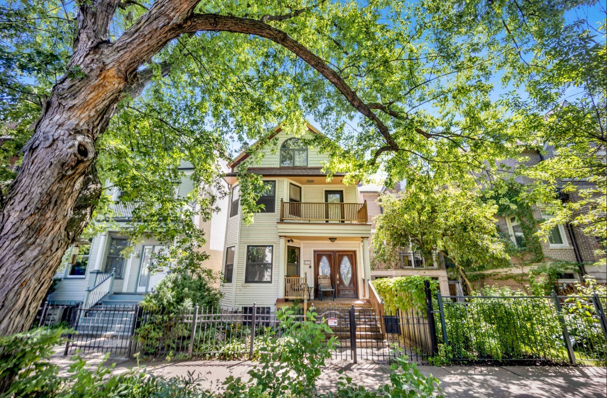2741 N Greenview Avenue