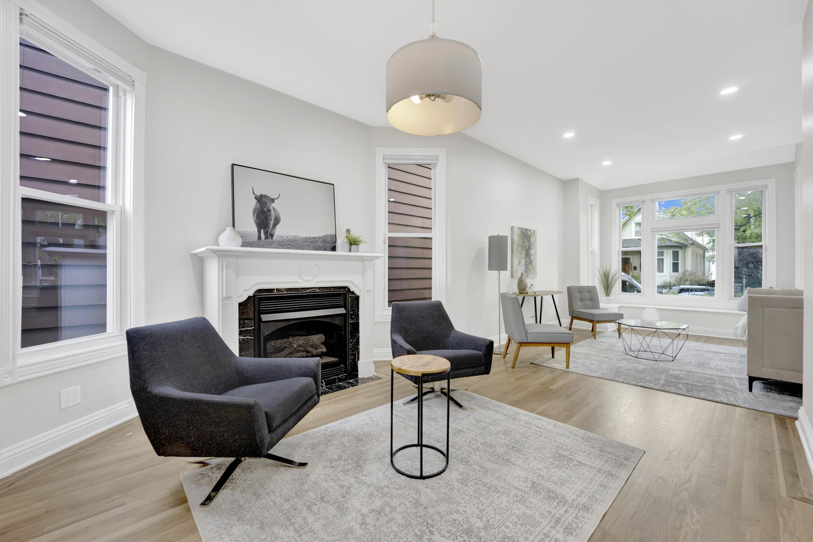 2143 W Belle Plaine Avenue