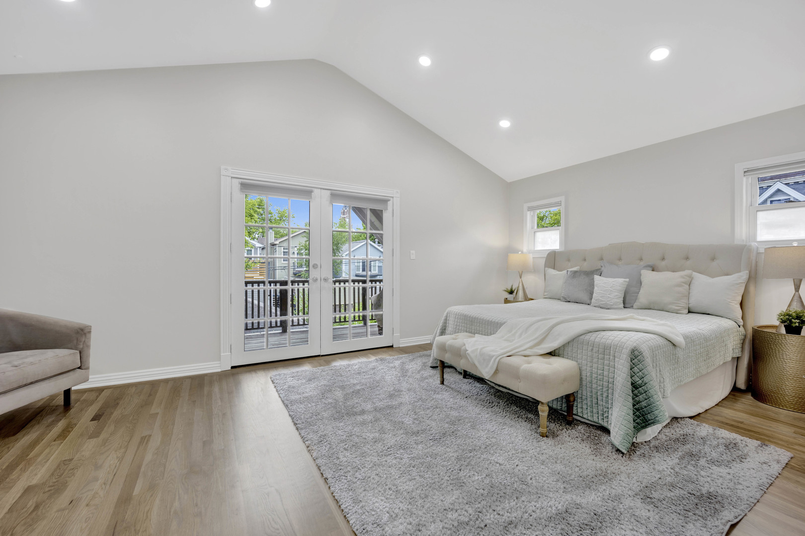 2143 W Belle Plaine Avenue