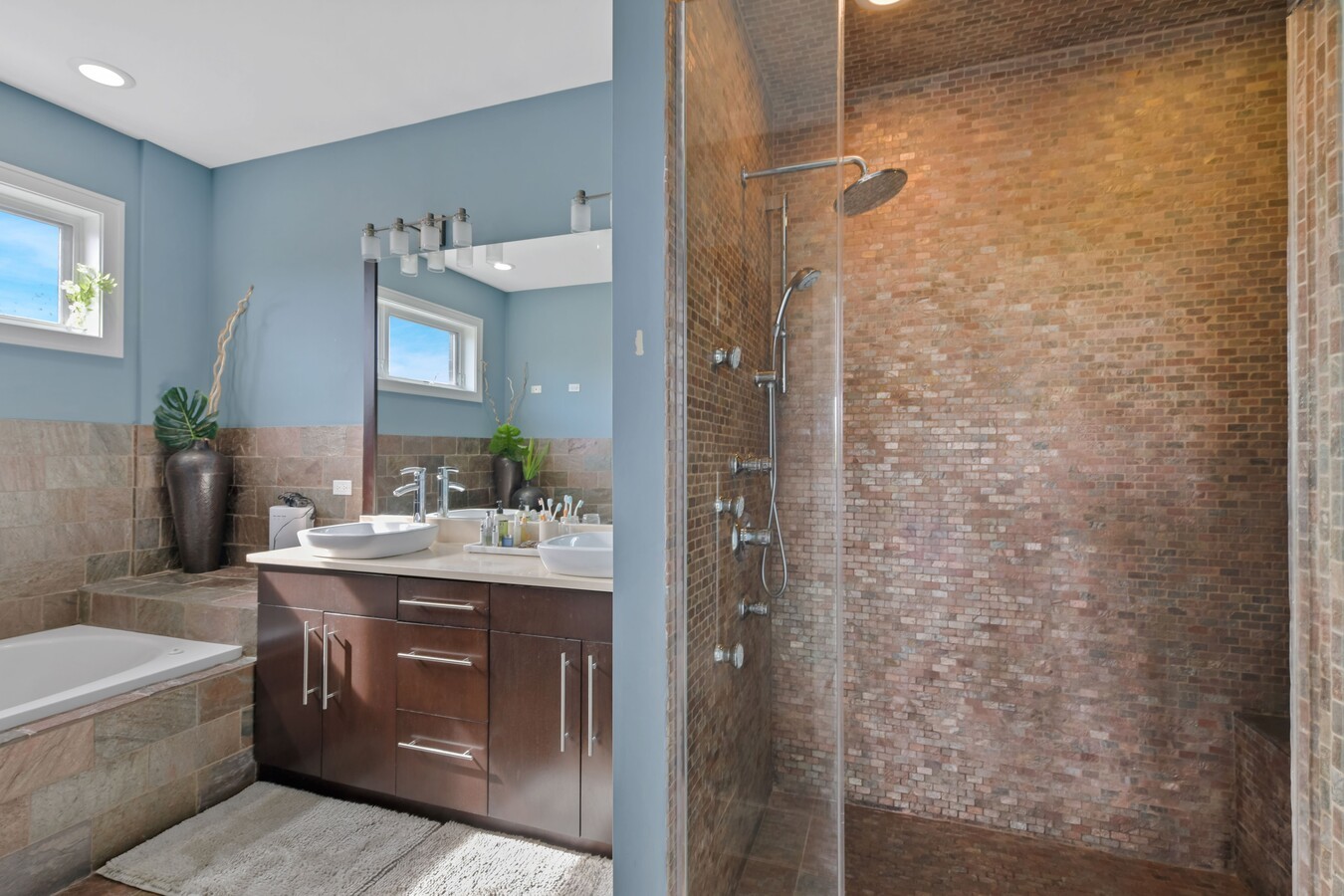 2224 W Roscoe Street Unit: A