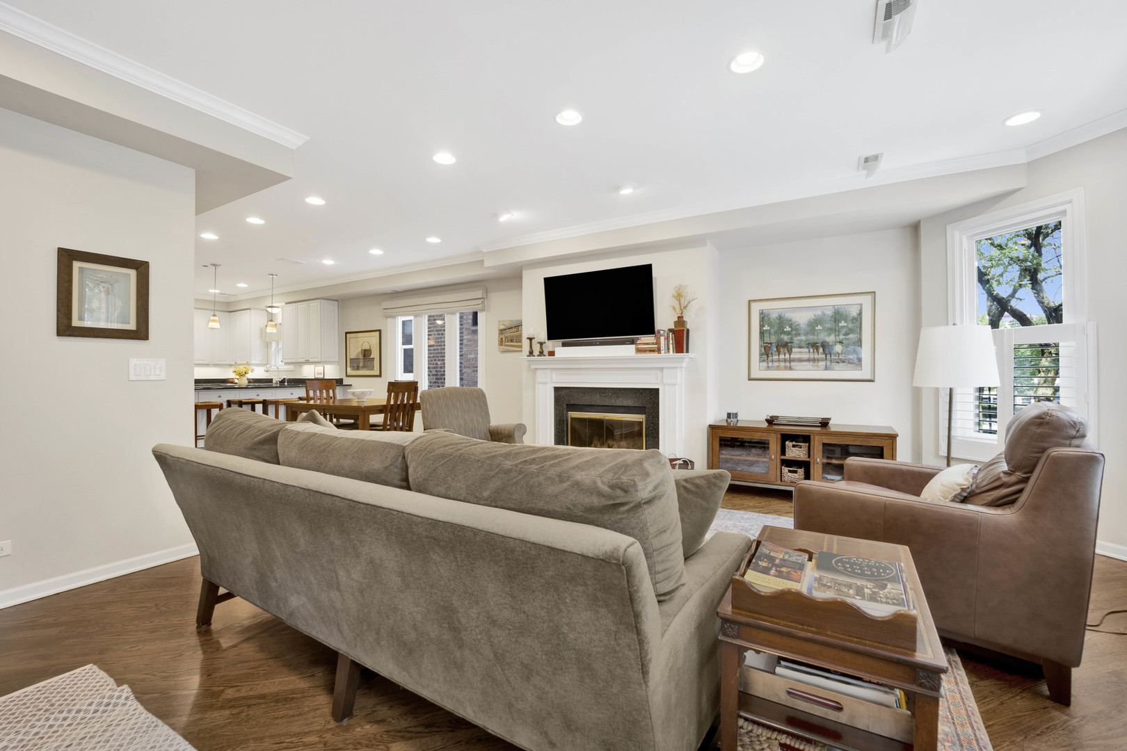 1940 N Hudson Avenue Unit: 2