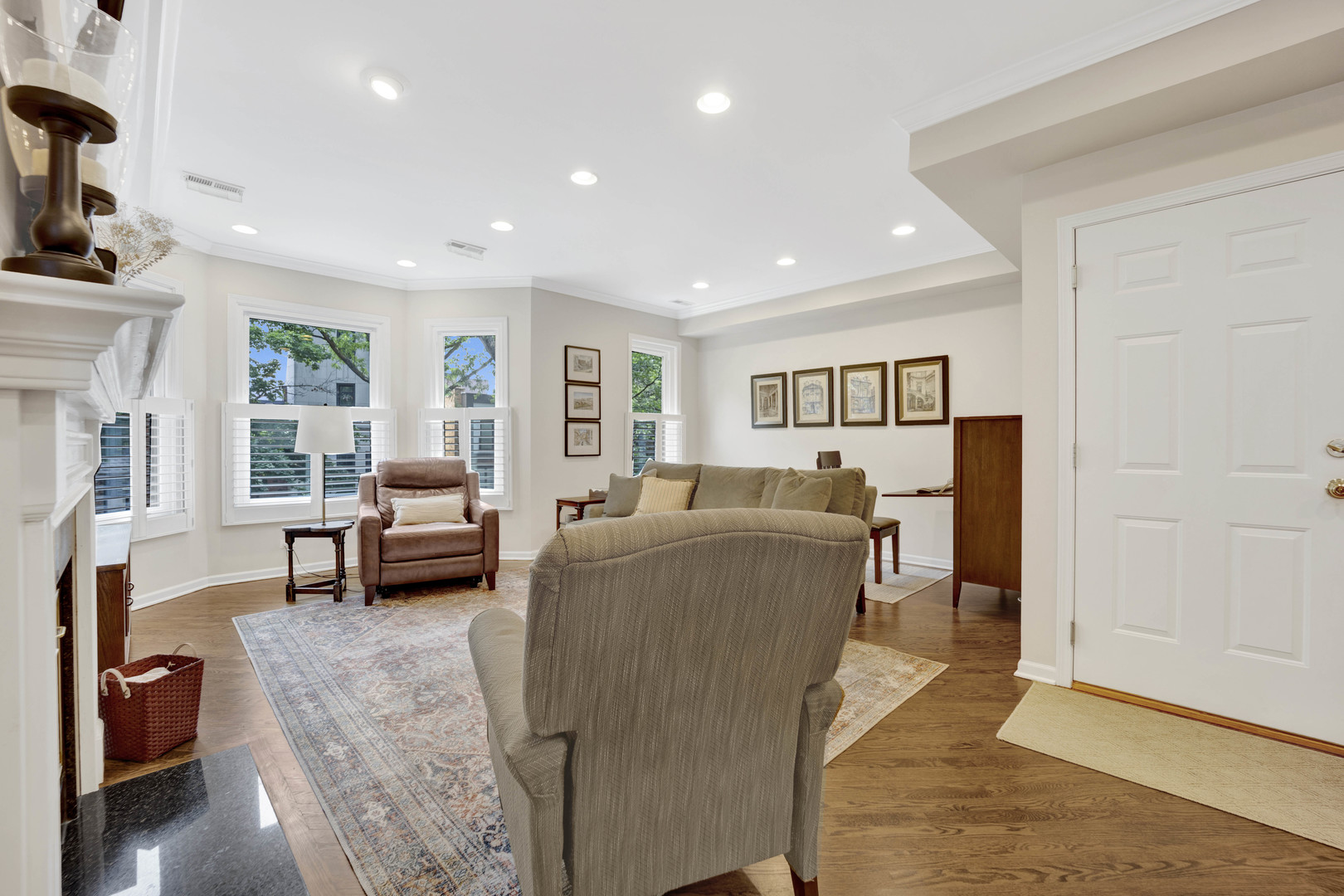 1940 N Hudson Avenue Unit: 2