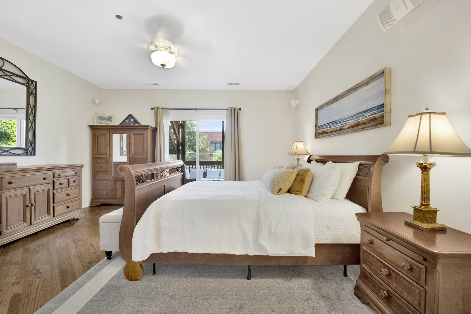 1940 N Hudson Avenue Unit: 2