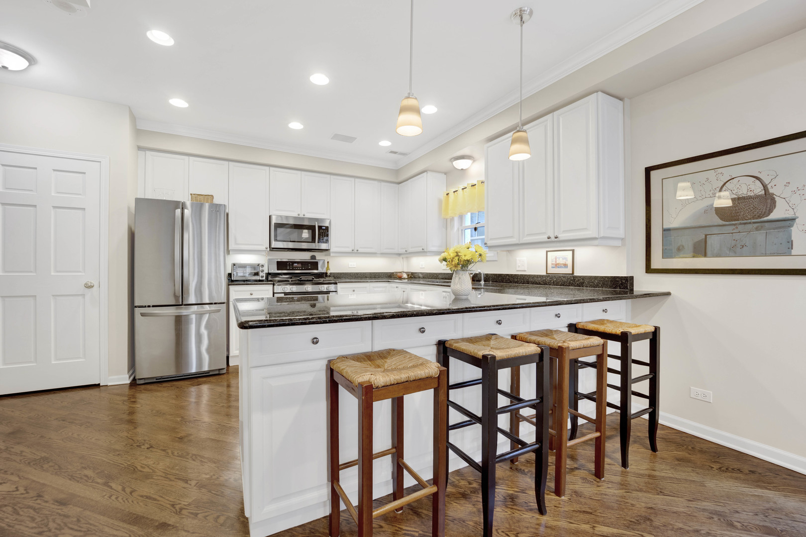 1940 N Hudson Avenue Unit: 2
