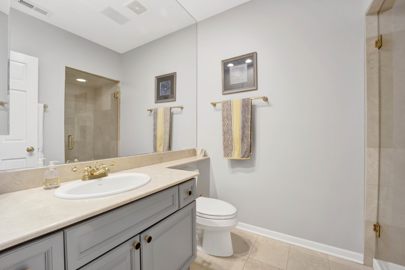 1940 N Hudson Avenue Unit: 2