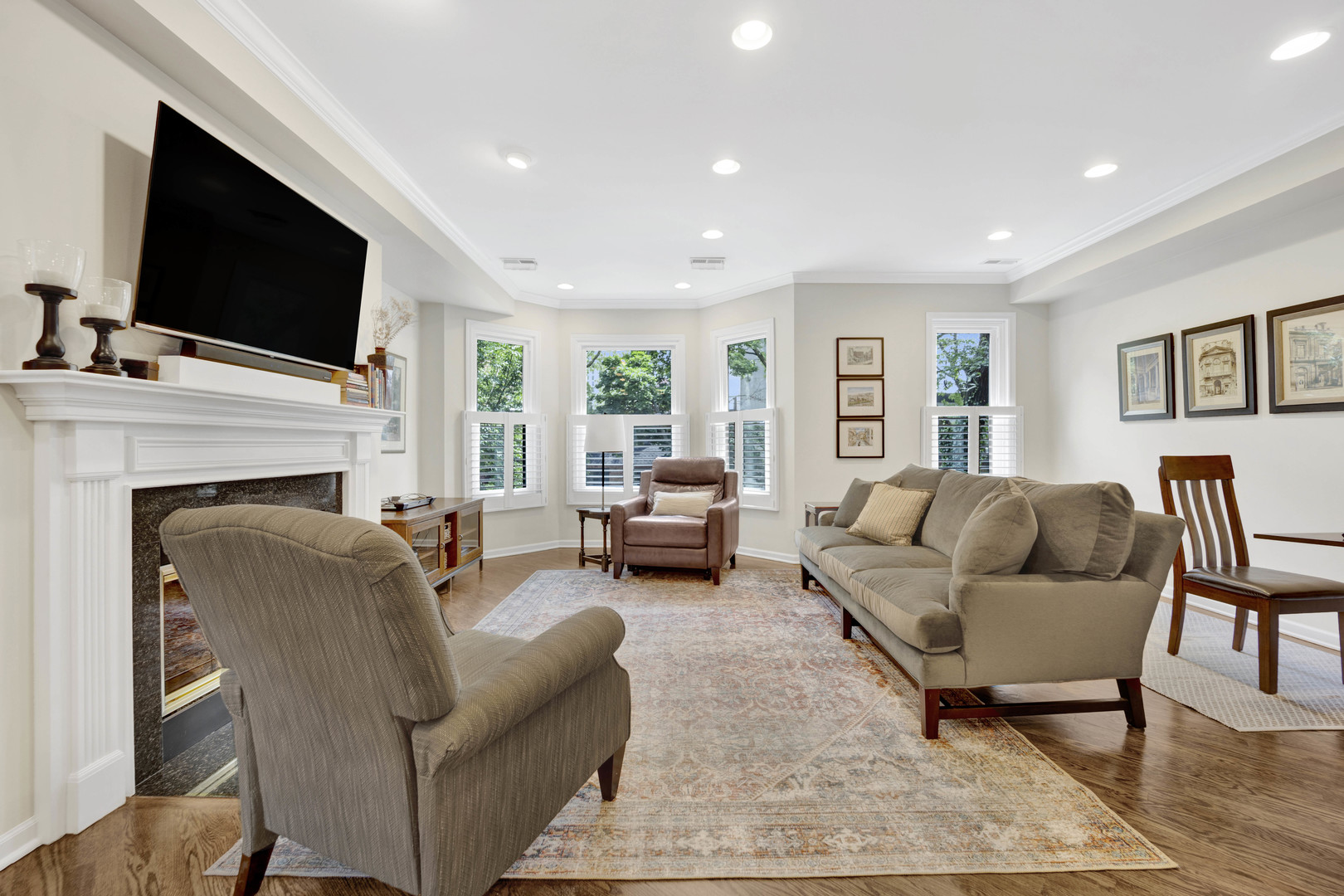 1940 N Hudson Avenue Unit: 2