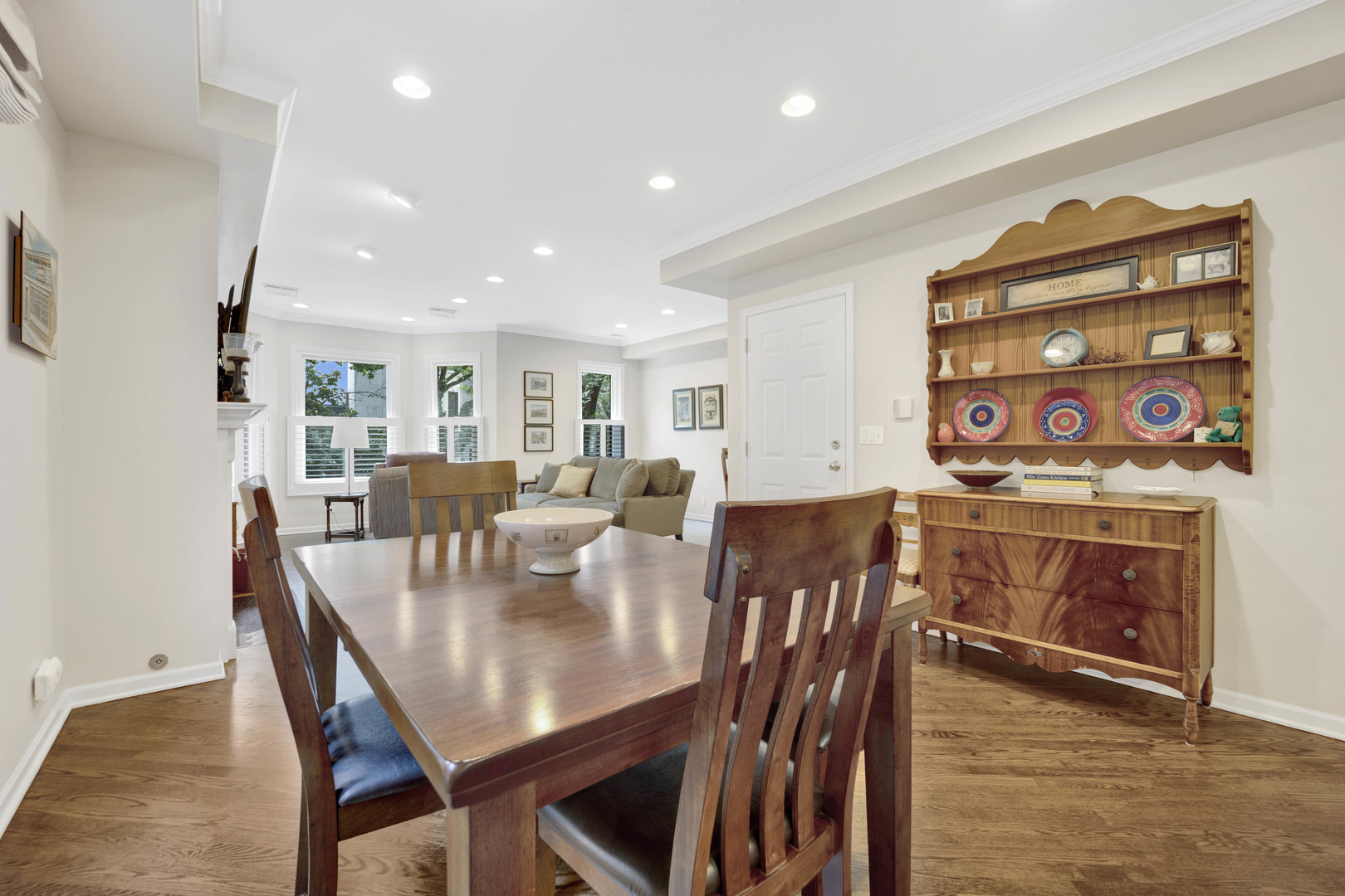 1940 N Hudson Avenue Unit: 2